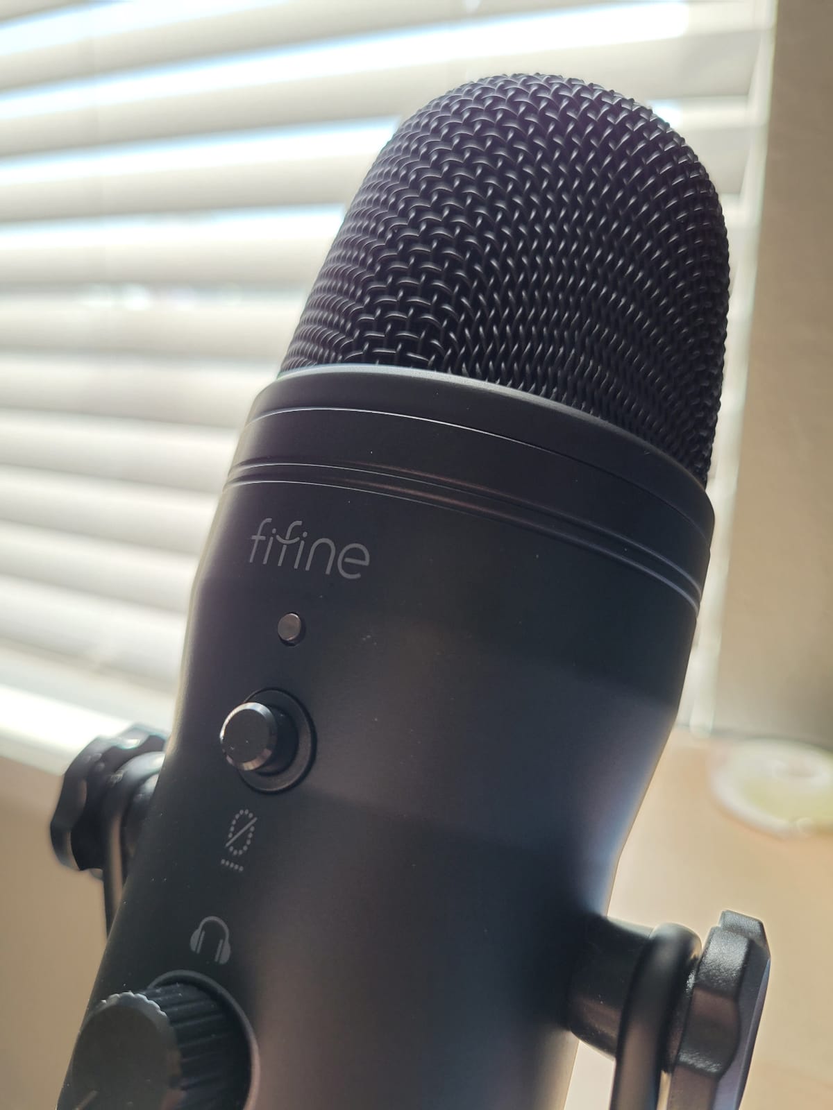 FIFINE K690 USB Studio Recording Microphone for ASMR Zoom-Meeting | Computer Podcast Mic for PC, Mac, Mute Button, Monitor Headphone Jack, Four Pickup Patterns for Gaming, Vocals, Streaming customer photo 1