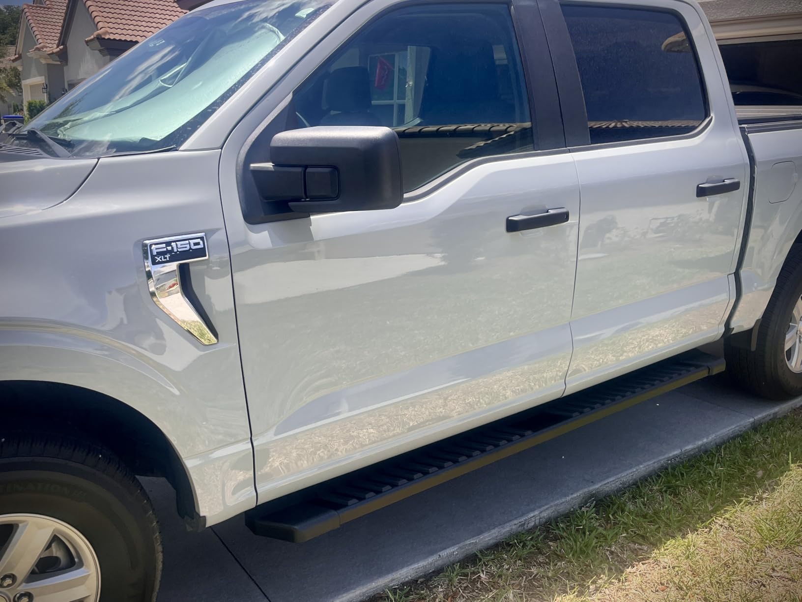 COMNOVA Pair Running Board Nerf Bar Compatible with 15-26 Ford F150 Superduty Crew Cab(4 Full Size Doors) Rocker Slider Side Steps,Width 6 Inches V Style.with OE Style Brackets customer photo 2