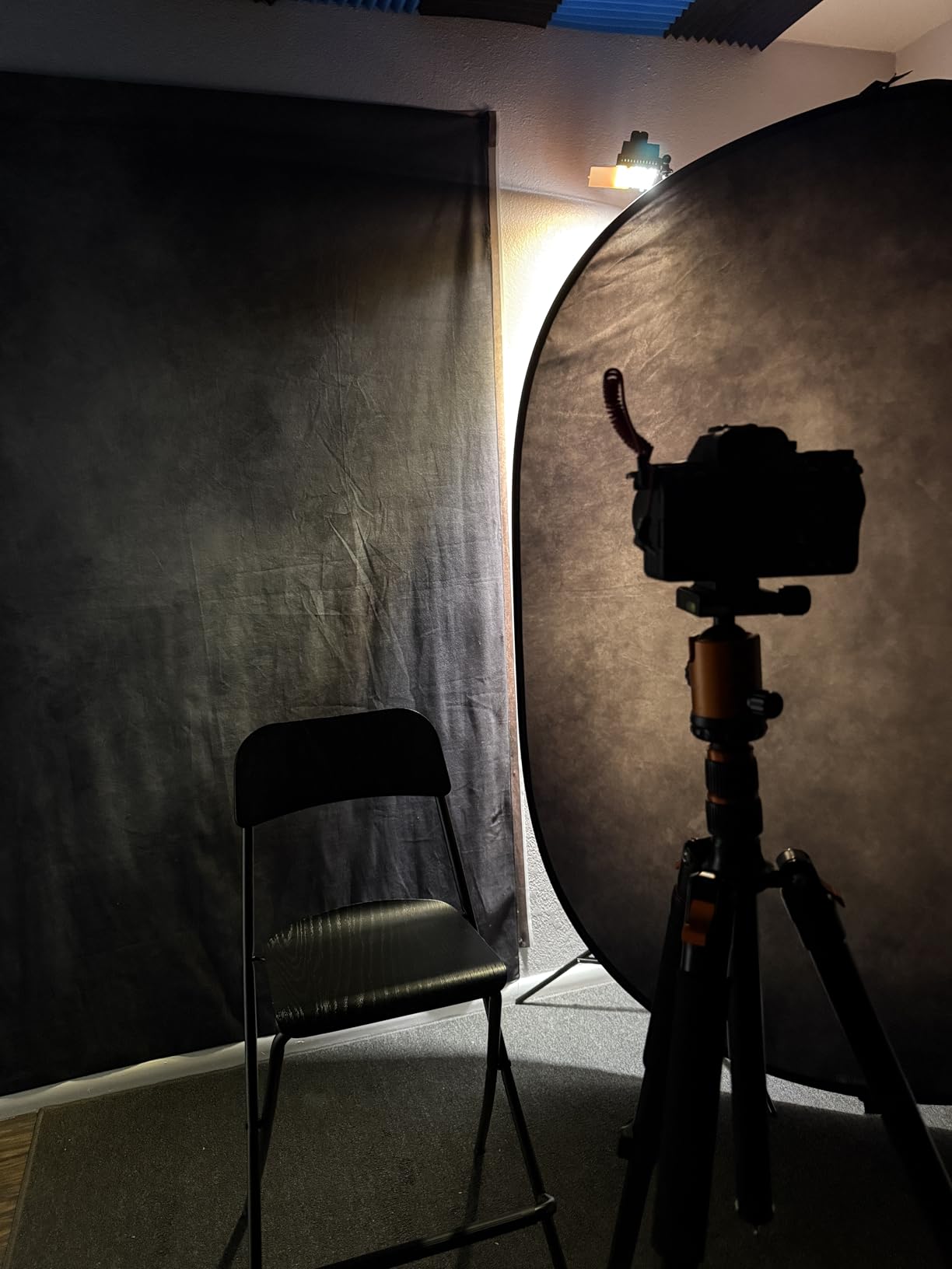 Kate Collapsible Backdrop Blue and Gray self Tape Auditions Backdrop 141 customer photo 1
