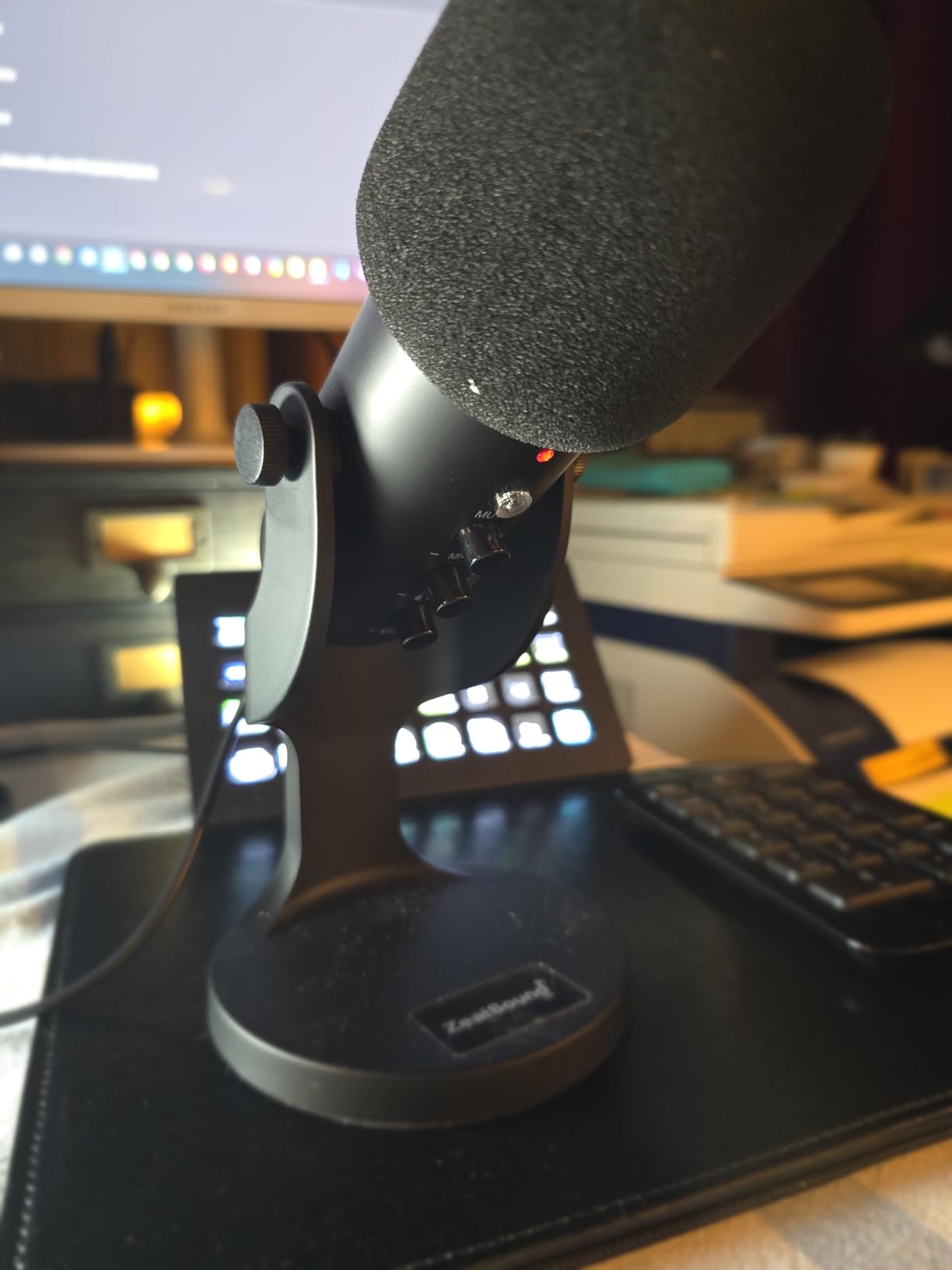 ZealSound Podcast Microphone for PC, Noise Cancellation USB Mic with Gain, Volume Adjustment & Mute Button, Monitoring & Echo, for YouTube, TikTok, Podcasting, Streaming, iPhone, iPad, Android, Mac customer photo 2