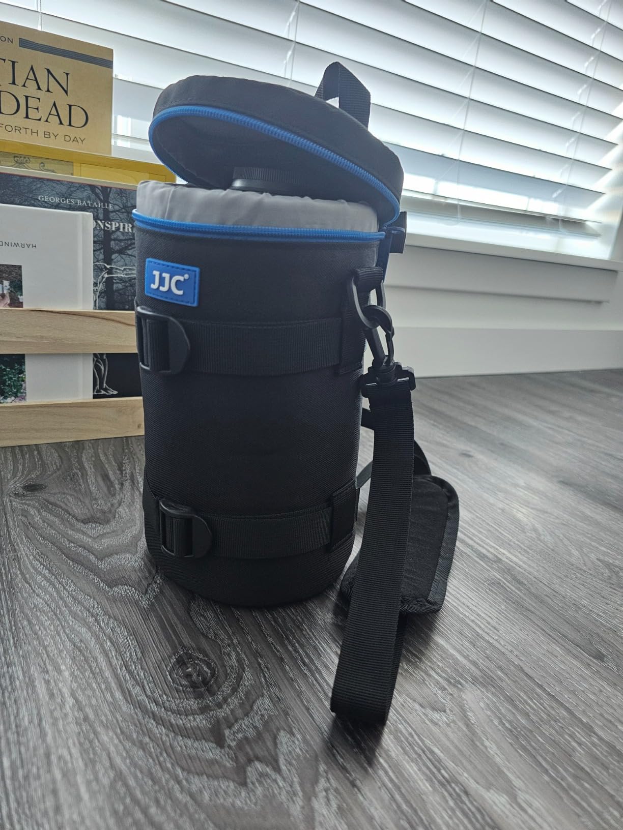 JJC Extra Large Camera Lens Case Bag for Canon RF 200-800mm Below 5.5x14.6 customer photo 1