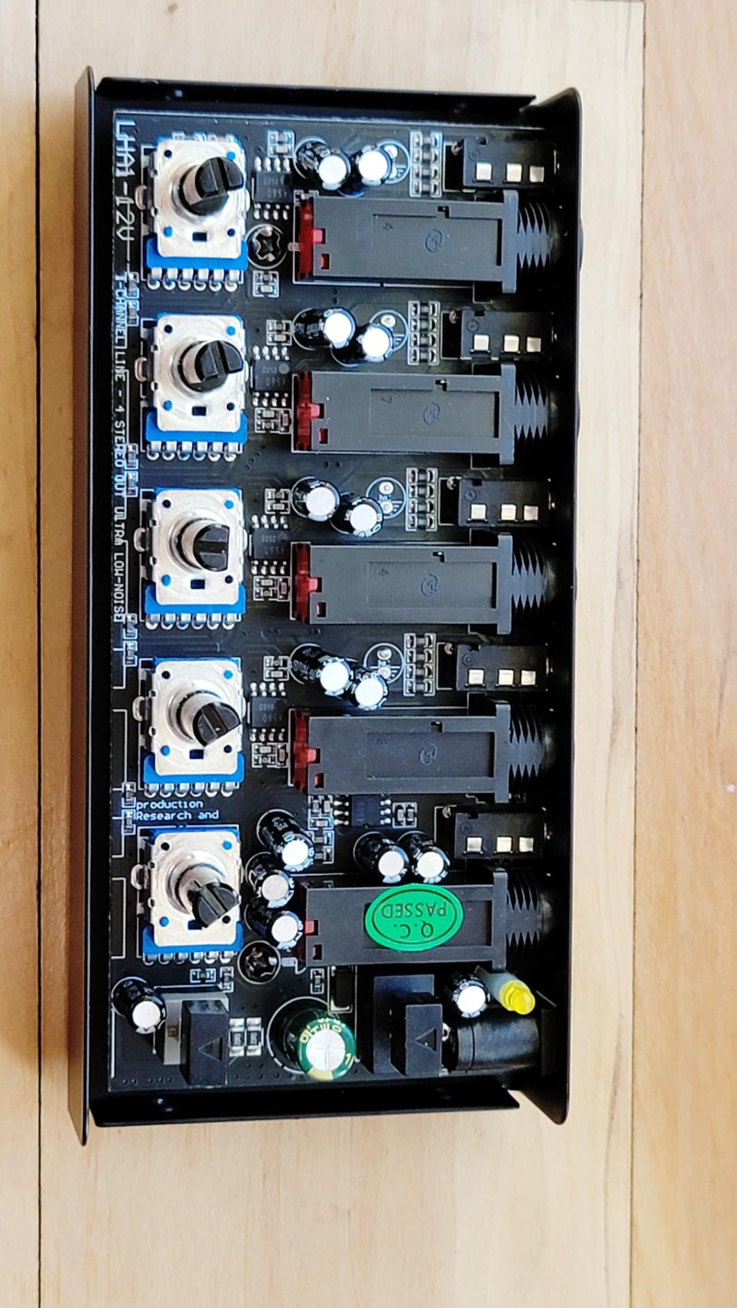 LZSIG Headphone Amplifier with Bass Boost, 4 Channel, 1‑IN 4 OUT, 12V customer photo 1