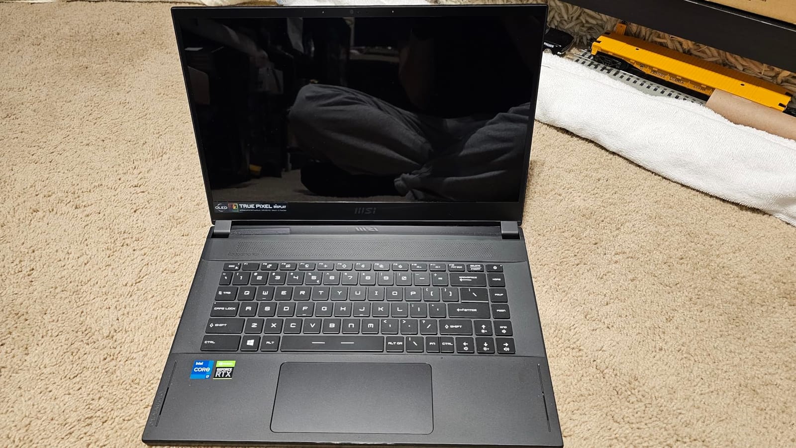 msi Creator 15 Professional Laptop: 15.6