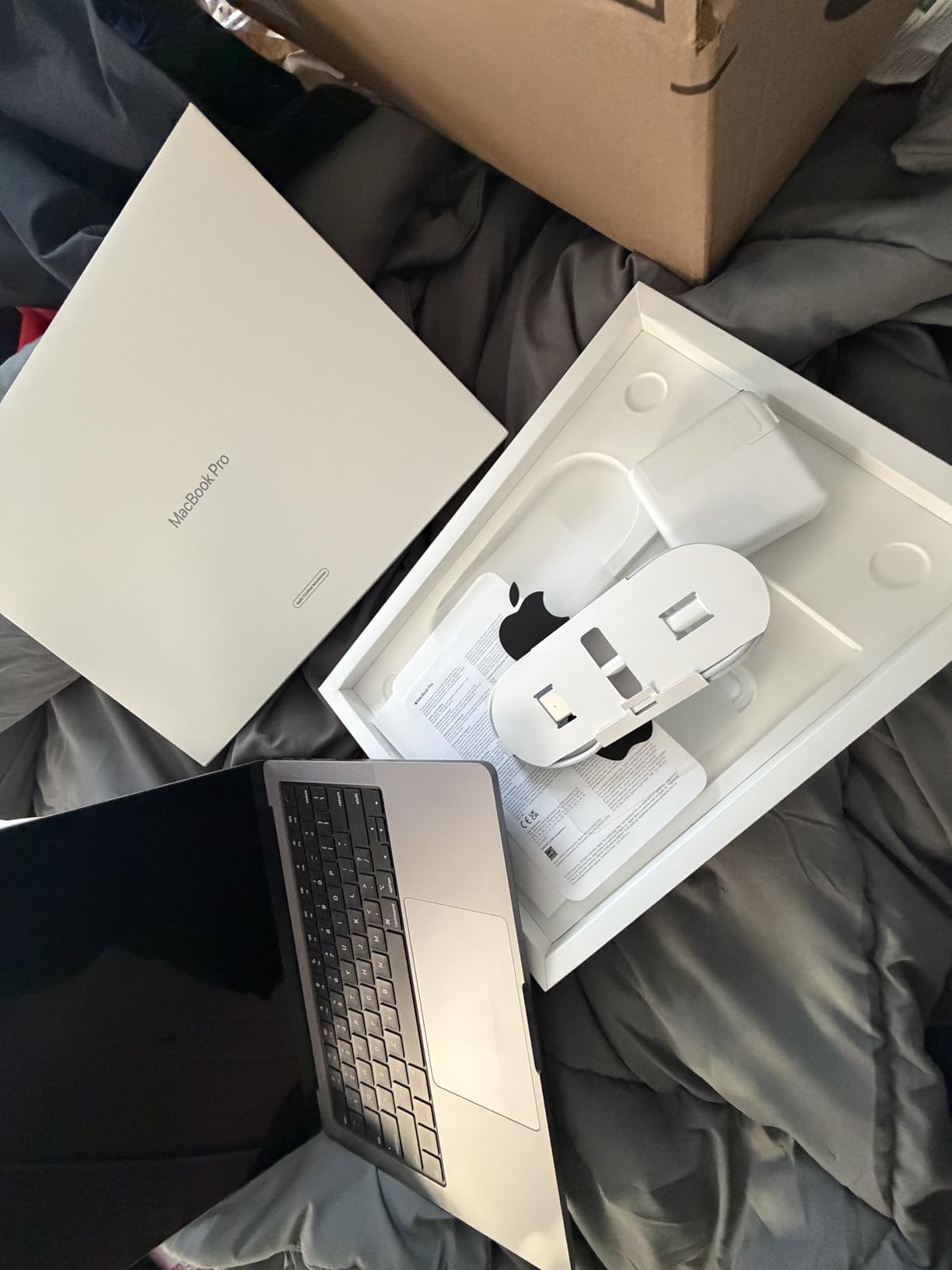 Apple MacBook Pro 2021 with Apple M1 Pro chip (14-inch, 16GB RAM, 512GB SSD) - Space Gray (Renewed) customer photo 1