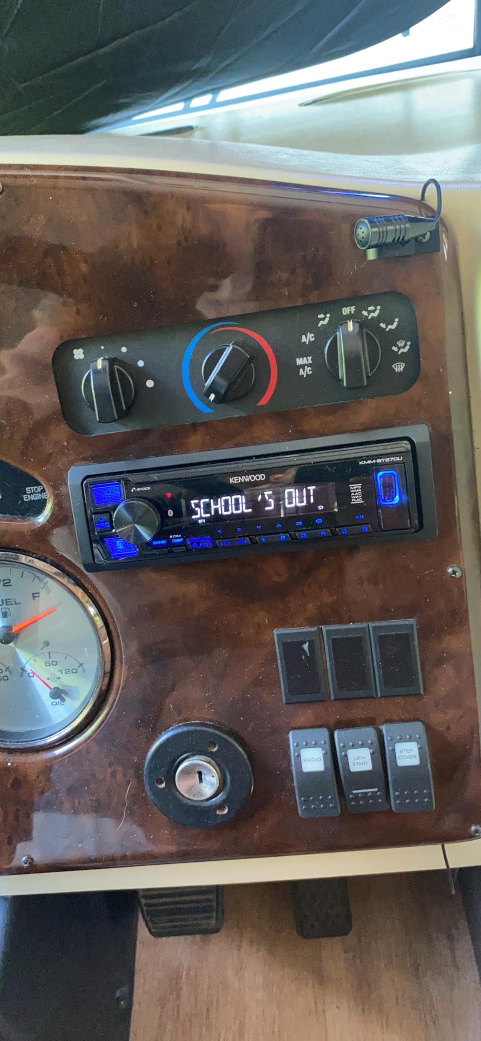 KENWOOD KMM-BT270U Bluetooth Digital Media Car Stereo Receiver with USB Port – AM/FM Radio, MP3 Player, High Contrast LCD, Detachable Face Plate, Single DIN, 13-Band EQ customer photo 2