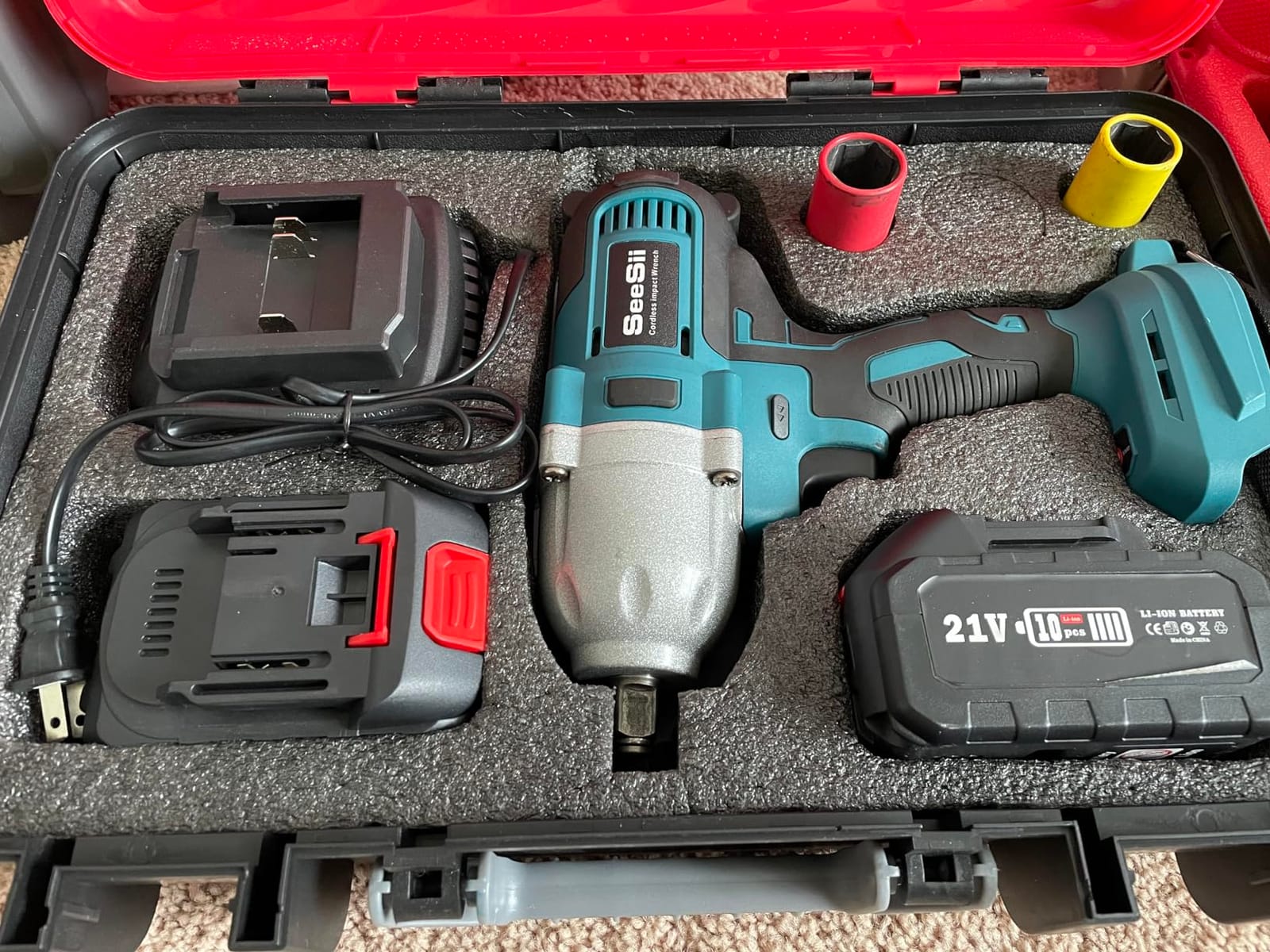 Seesii Impact Wrench 665 FT-LBS(900N.m) 3300IPM 1/2 Impact Gun High Torque Electric Impact Driver Cordless Impact Wrench with 21V 2x4.0Ah Battery 6 Sockets&Case for Home Car Tire Lug Nut Removal Tool customer photo 2