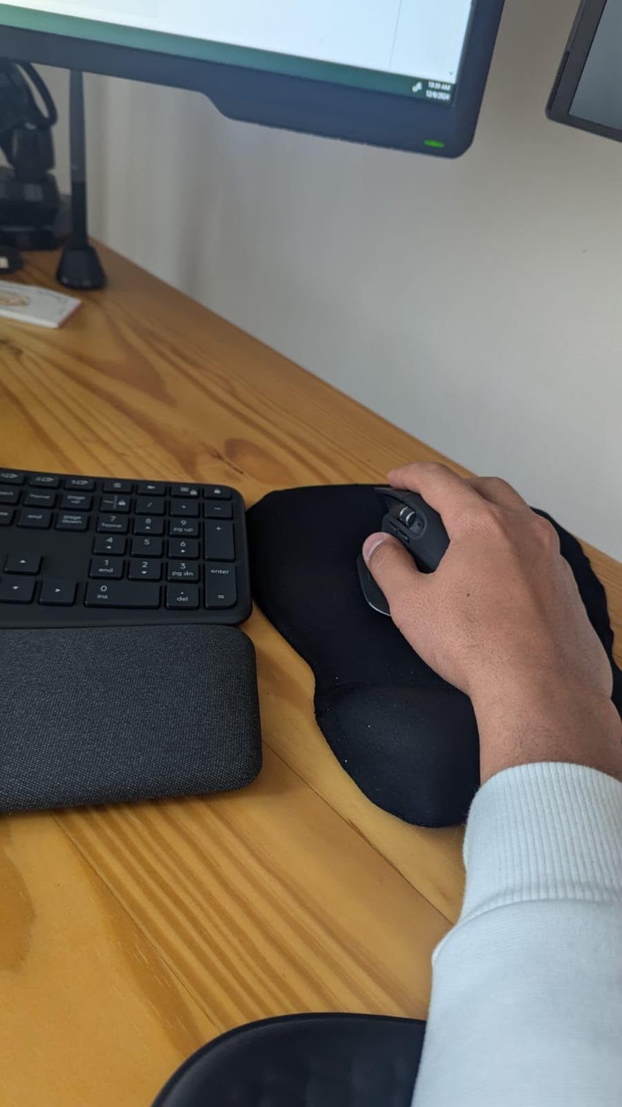 Logitech MX Master 3S Performance Wireless Mouse - Graphite With Bolt Reciever customer photo 2