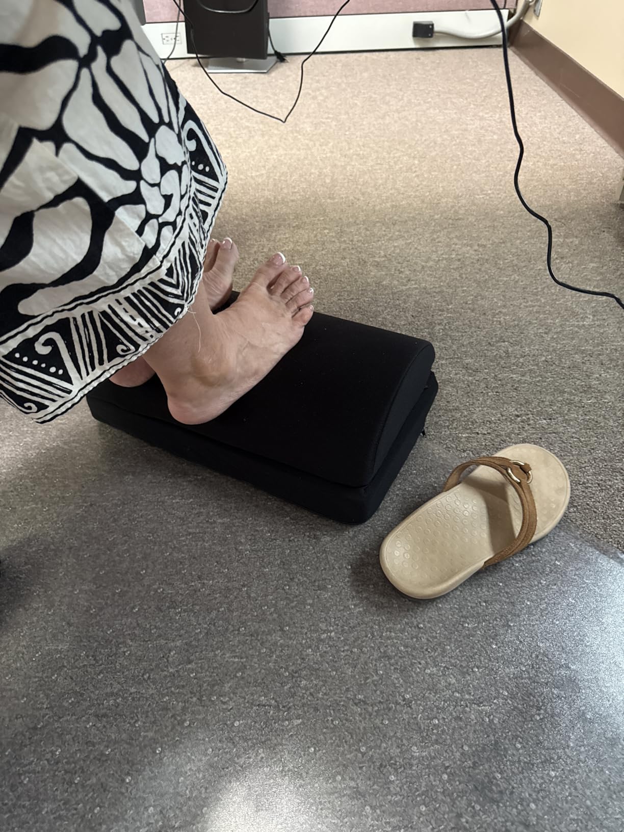 BlissTrends Foot Rest Under Desk, Foot Stool with 2 Adjustable Heights customer photo 1