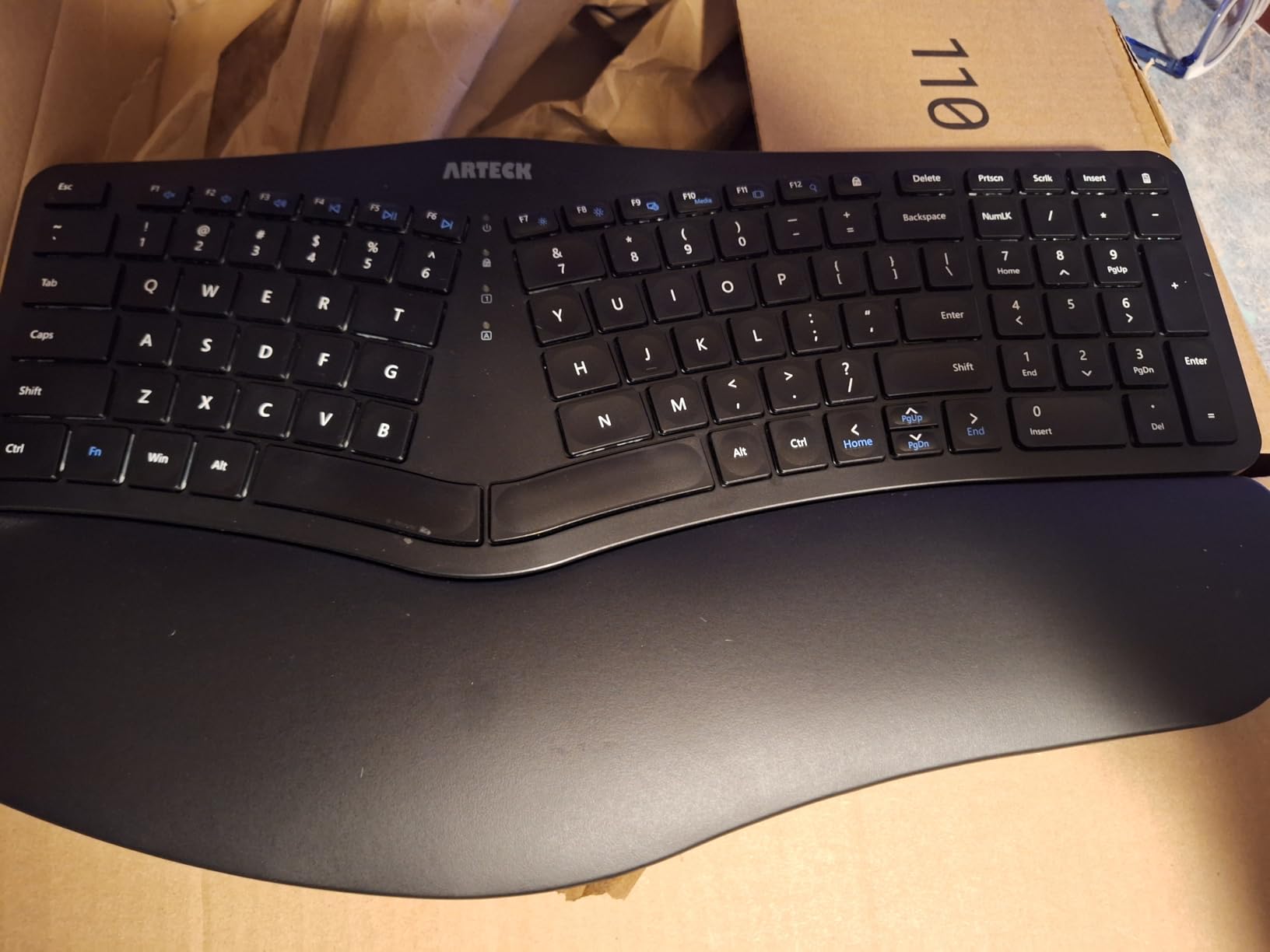 Arteck Split Ergonomic Keyboard with Palm Rest, 2.4G USB Wireless Keyboard customer photo 1