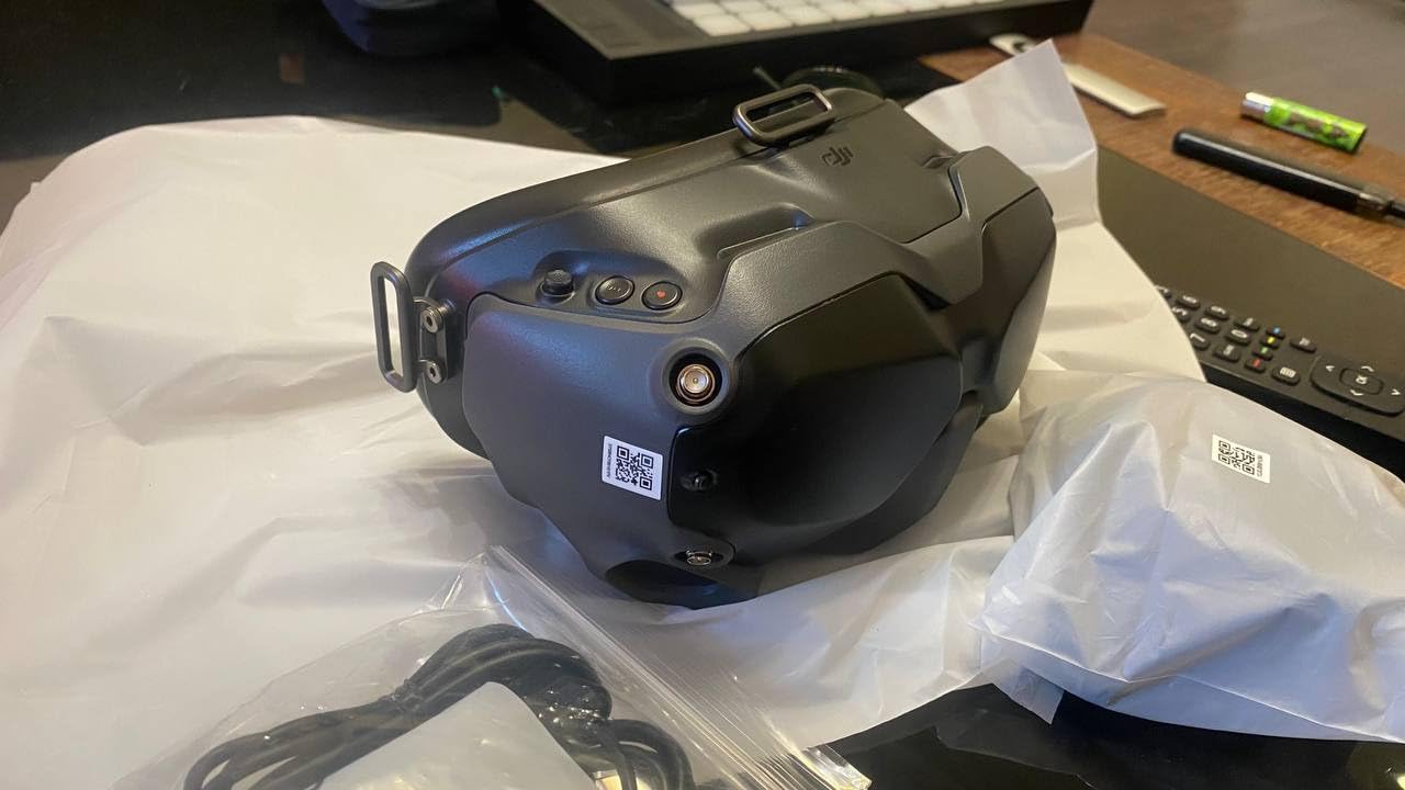 DJI (Refurbished) FPV Goggles V2 for Drone Racing Immersive Experience, Supports up to 110 minutes of flight Black (Renewed) customer photo 2