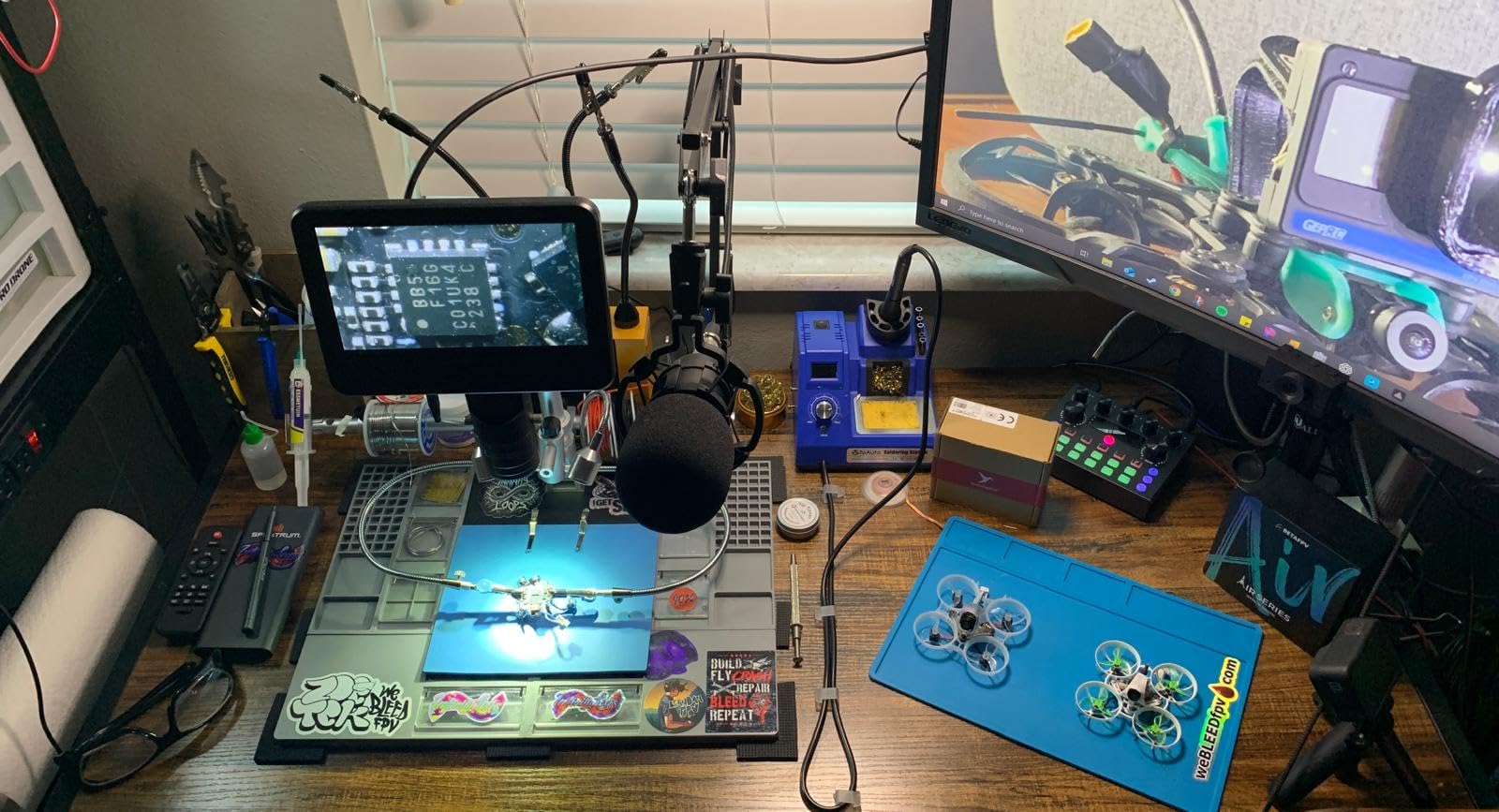 CofeLife Podcast Equipment Bundle, BM800 Podcast Microphone Bundle with V8s Voice Changer, Condenser Microphone Recording Studio Package for Podcasting Live Streaming Singing PC Mobile TikTok YouTube customer photo 1
