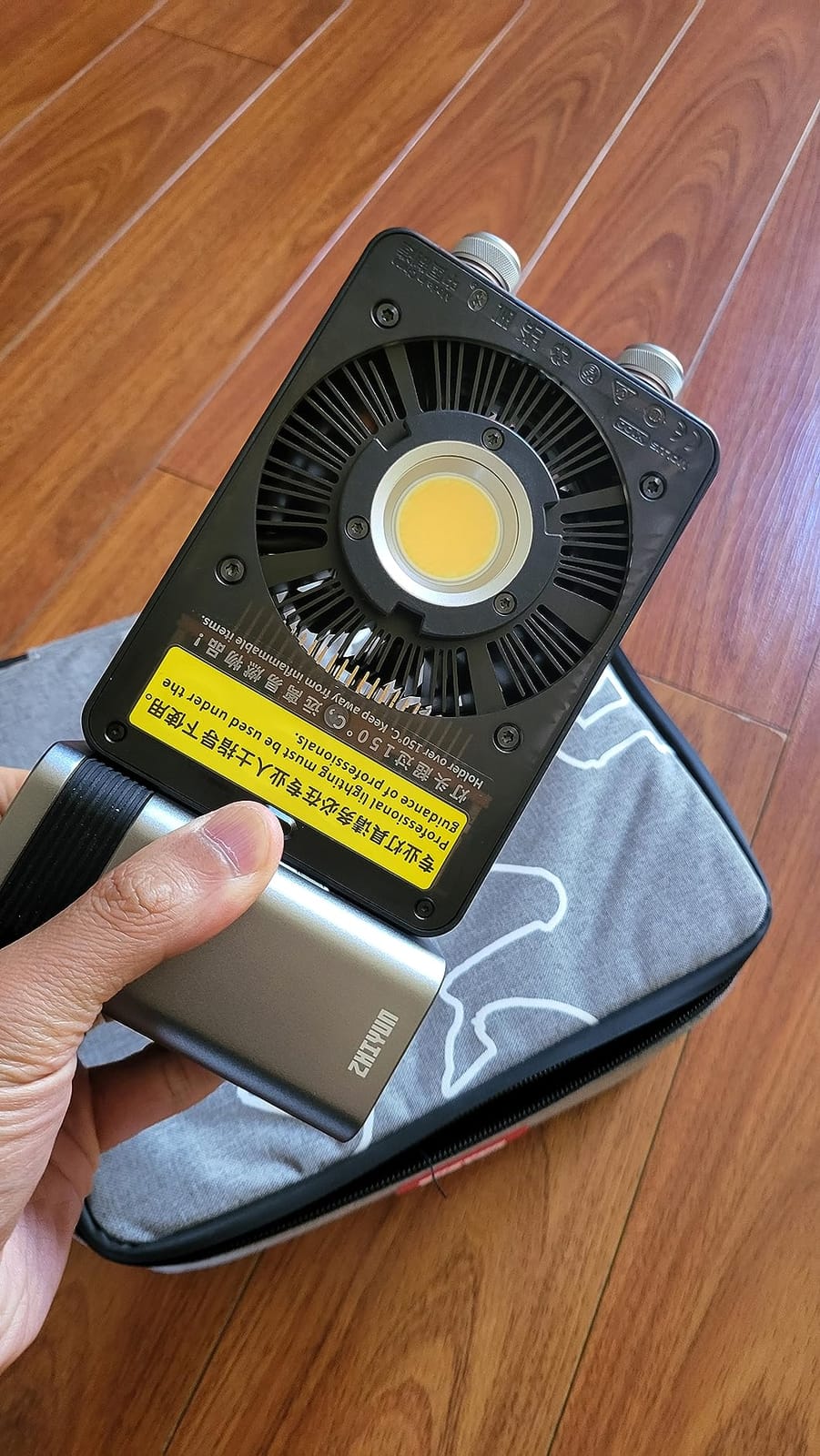 Zhiyun Molus X100 Combo 100W Bi-Color LED Video Light, 385g LED Pocket Light, 2700K-6500K CRI 95+ TLCI 97+w/Bowens Mount Adapter Ring, Detachable Grip Battery,Bluetooth App Control, Studio Spotlight customer photo 2