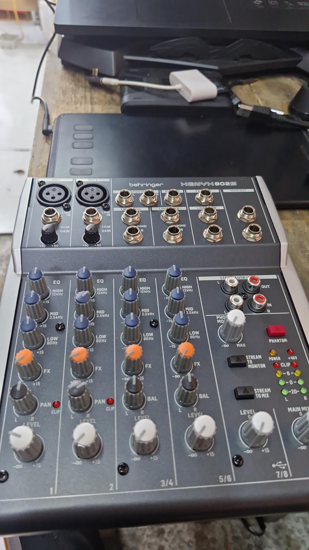 Behringer XENYX 802S Premium Analog 8-Input Mixer with USB Streaming Interface customer photo 2