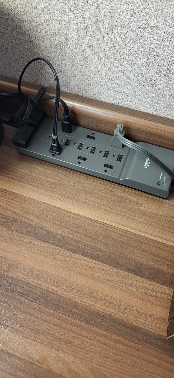 Belkin 12-Outlet Surge Protector Power Strip w/ 12 AC Outlets & 8ft Flat Plug, UL-Listed Heavy-Duty Extension Cord for Home, Office, Travel, Computer, Laptop, Charger - 3,780 Joules of Protection customer photo 2