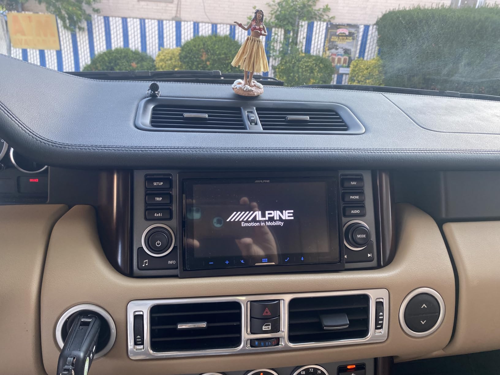 Alpine iLX-W670 Digital Multimedia Receiver with CarPlay and Android Auto Compatibility customer photo 1