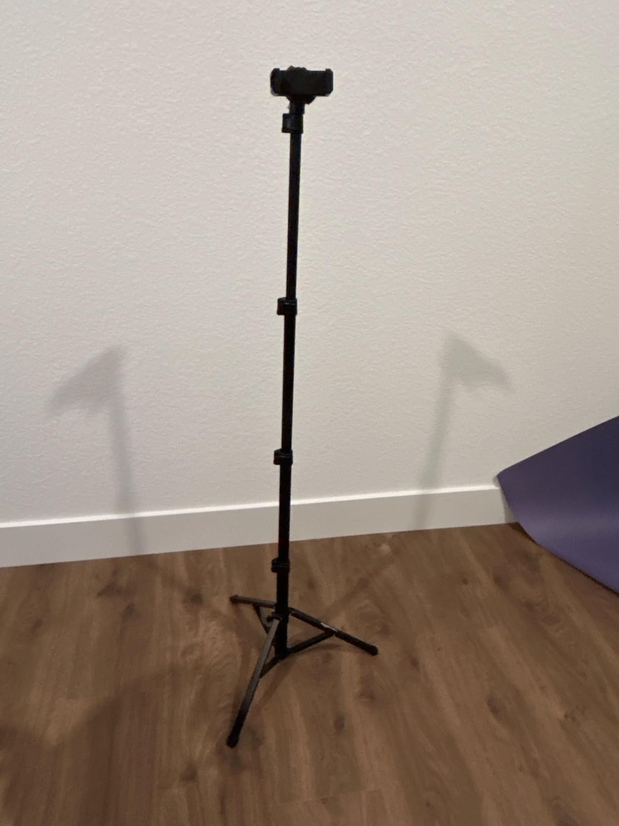 Ulanzi TT43 Extendable Photography Light Stand, Adjustable 6.23ft Aluminum Tripod, Reversible Portable Studio Lighting Tripod for Continute Output Lighting/Strobe Light/Webcams/Cameras/Softbox | 3KG Load, Reversible Portable Studio Lighting Tripods, For Continute Output Lighting/Ring Light/Cameras/Softbox/Flash Strobe customer photo 1