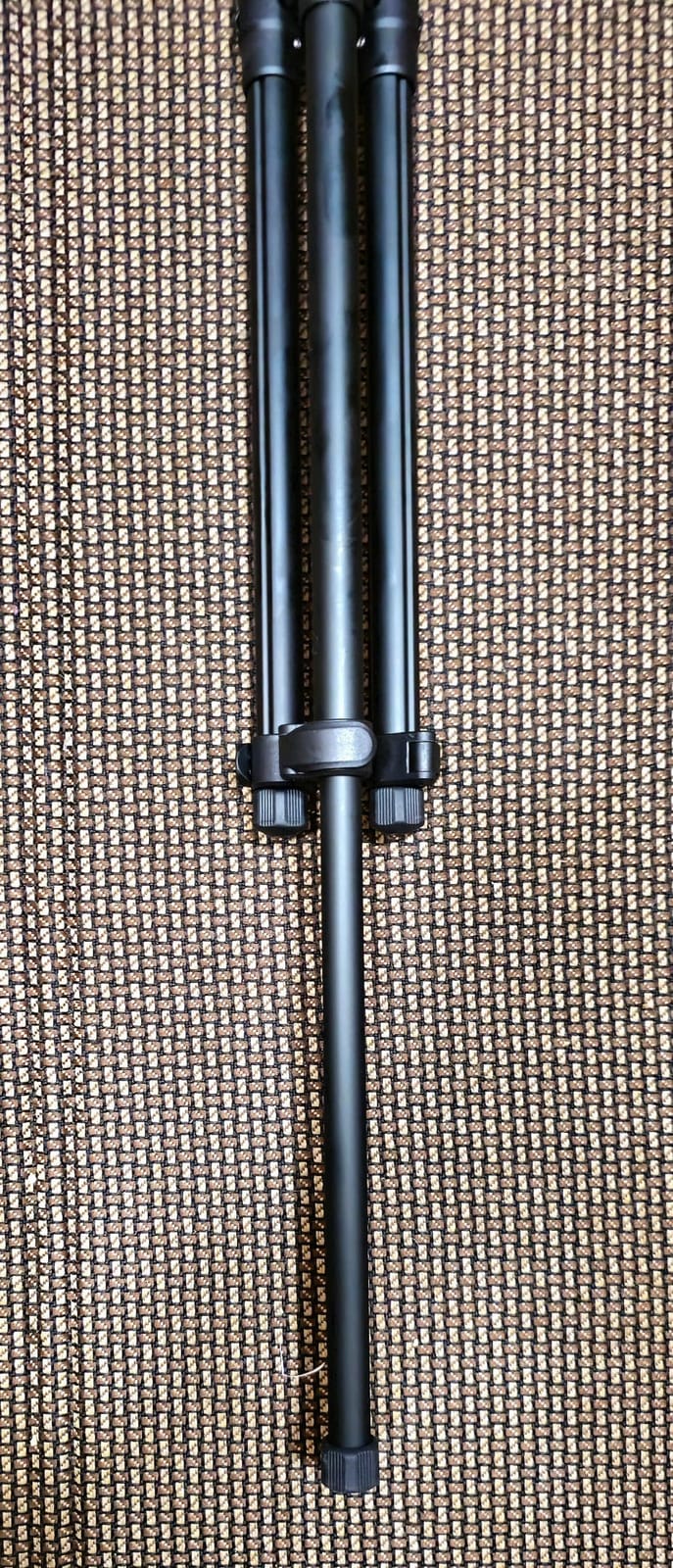 Ulanzi TT43 Extendable Photography Light Stand, Adjustable 6.23ft Aluminum Tripod, Reversible Portable Studio Lighting Tripod for Continute Output Lighting/Strobe Light/Webcams/Cameras/Softbox | 3KG Load, Reversible Portable Studio Lighting Tripods, For Continute Output Lighting/Ring Light/Cameras/Softbox/Flash Strobe customer photo 2