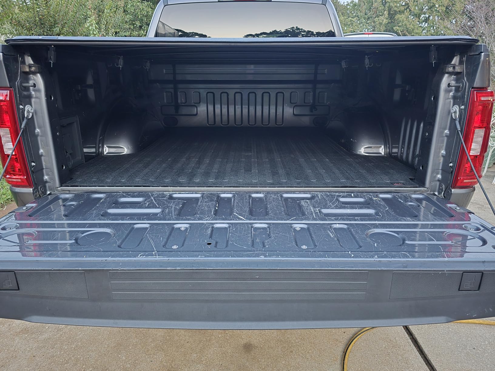 VEVOR Truck Bed Mat, Fits for 2015-2026 Ford F150 5.5 FT Short Bed, 66.5