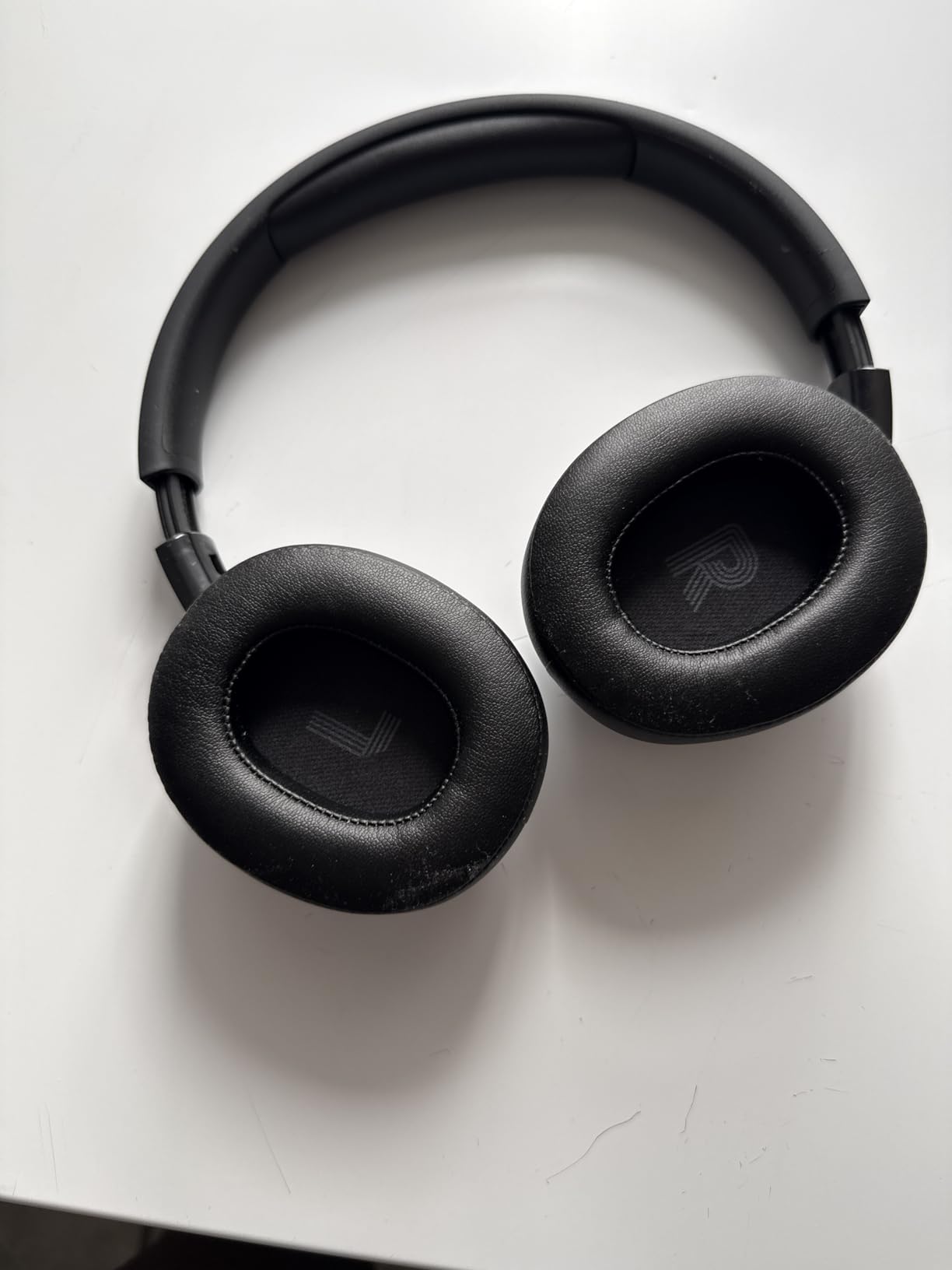 JBL Tune 720BT - Wireless Over-Ear Headphones with JBL Pure Bass Sound, Bluetooth 5.3, Up to 76H Battery Life and Speed Charge, Lightweight, Comfortable and Foldable Design (Black) customer photo 1