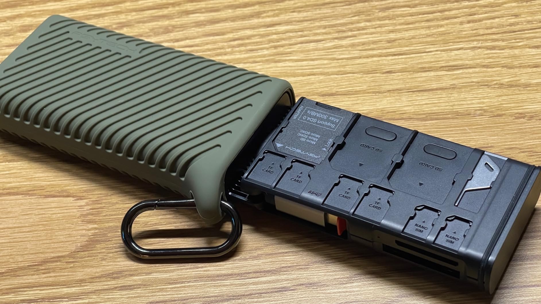 PGYTECH CFexpress Type B Card Reader & Holder USB 3.2 (CFexpress-B, Green) customer photo 1