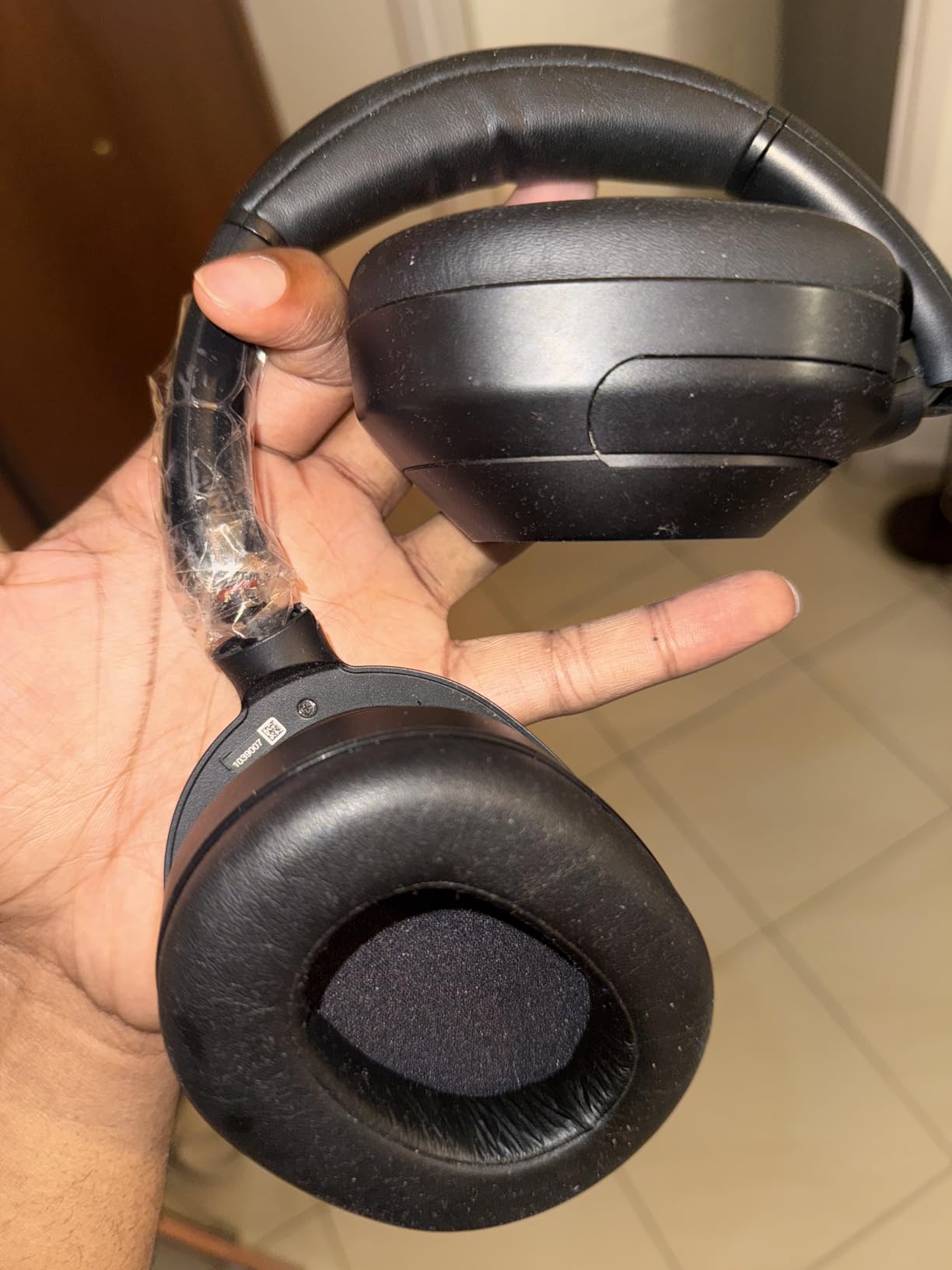Sony ULT WEAR Over-Ear Noise Canceling Wireless Headphones, Black customer photo 1