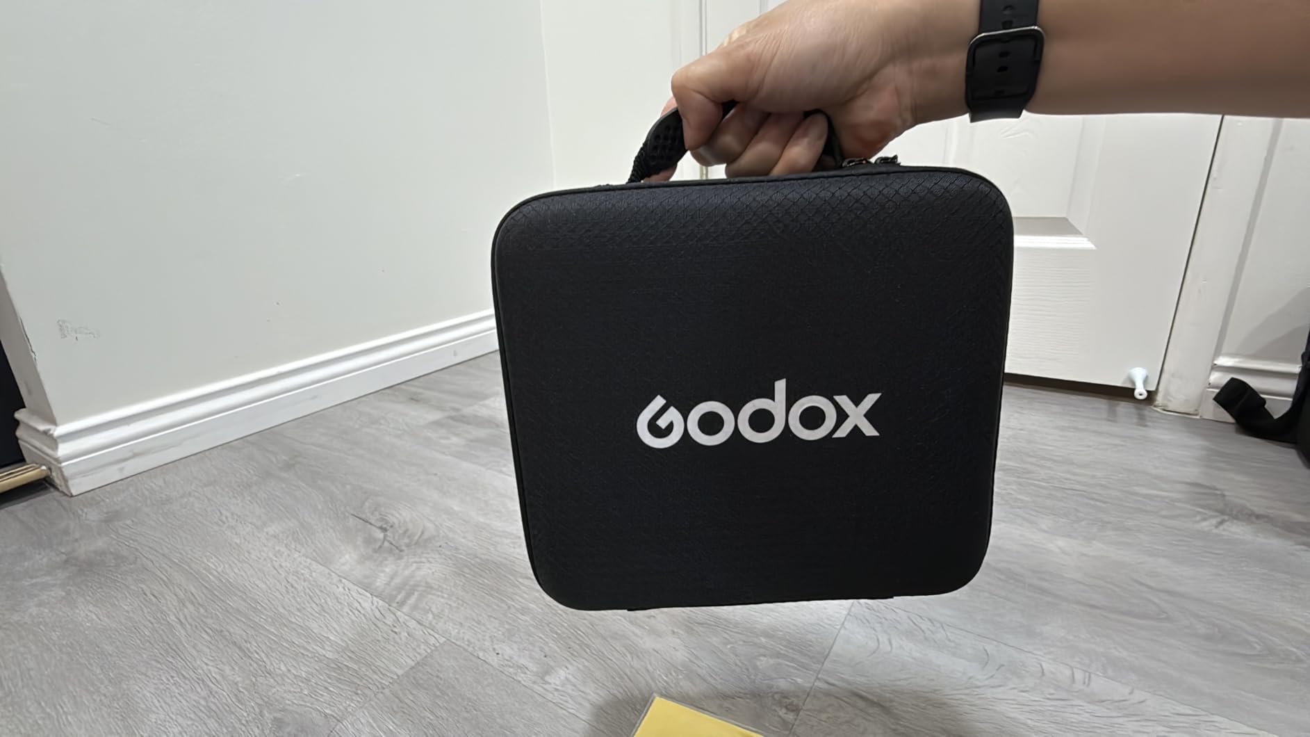 Godox ML100Bi 100W Portable LED Video Light,CRI 97+/TLCI 98+,0%-100% Brightness& Bi-Color COB Continuous Output Lighting 2800-6500K,11 FX Lighting Effects,App Control Mini Photography Light customer photo 1
