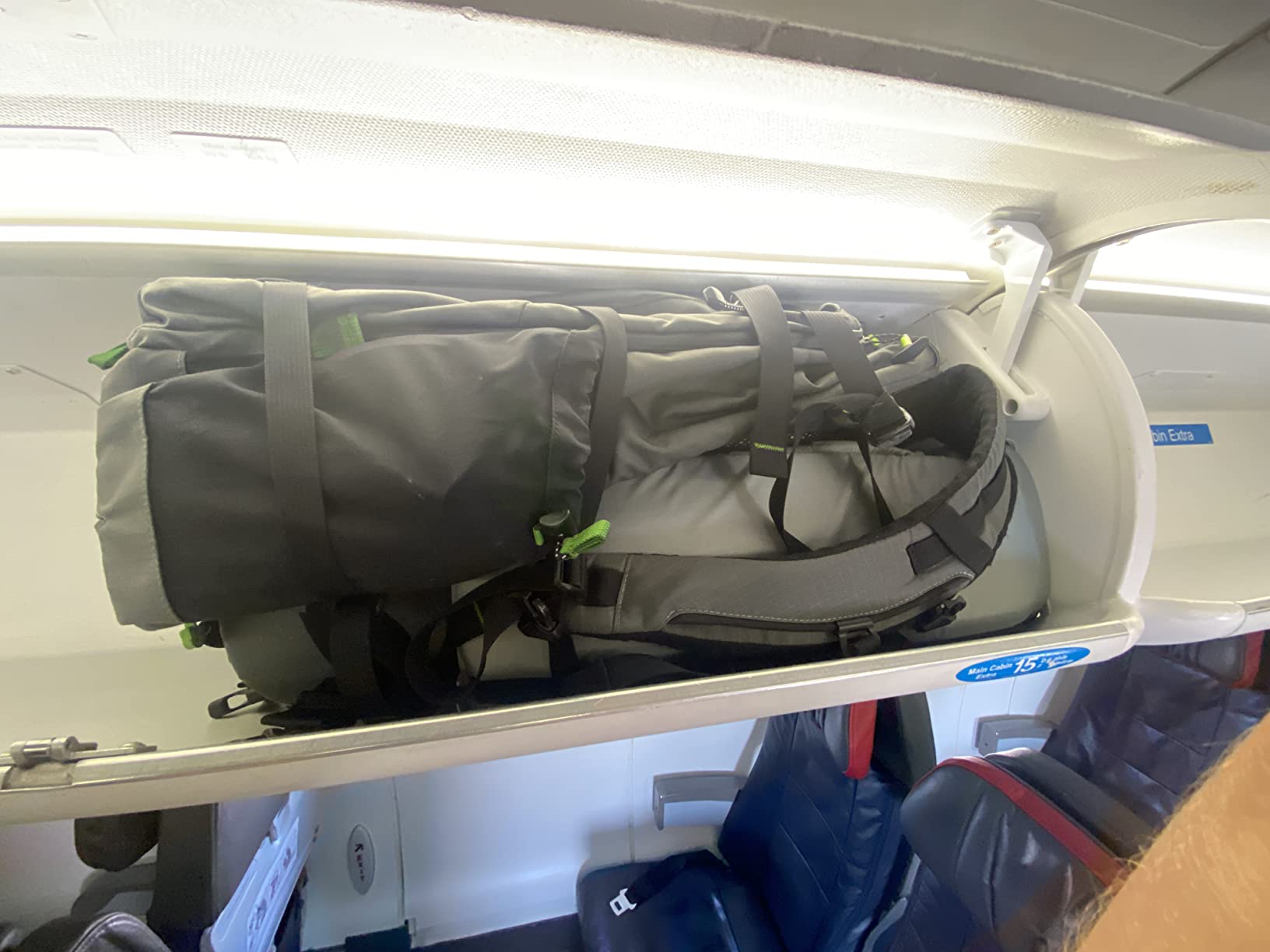 Think Tank Backlight Sprint Lightweight Slim Camera Daypack Backpack for DSLR, Mirrorless, Photography and Video - Montane Green customer photo 2