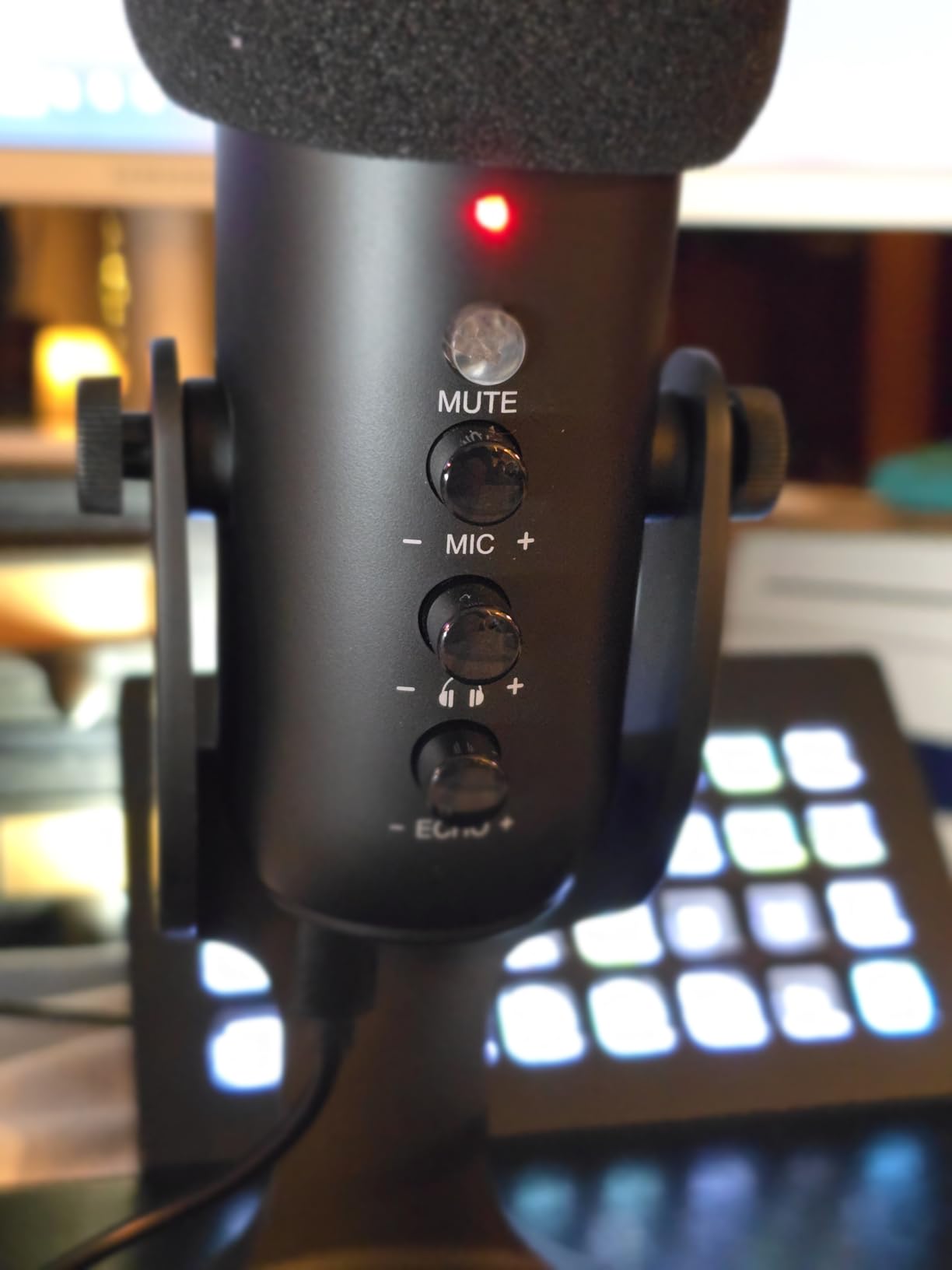 ZealSound Podcast Microphone for PC, USB Mic with Noise Reduction, Tap-to-Mute, Gain & Echo Controls, Zero-Latency Monitoring, RGB Lighting for Mac, iPhone, iPad, Live Streaming & Voice-Over K66 Pro customer photo 2