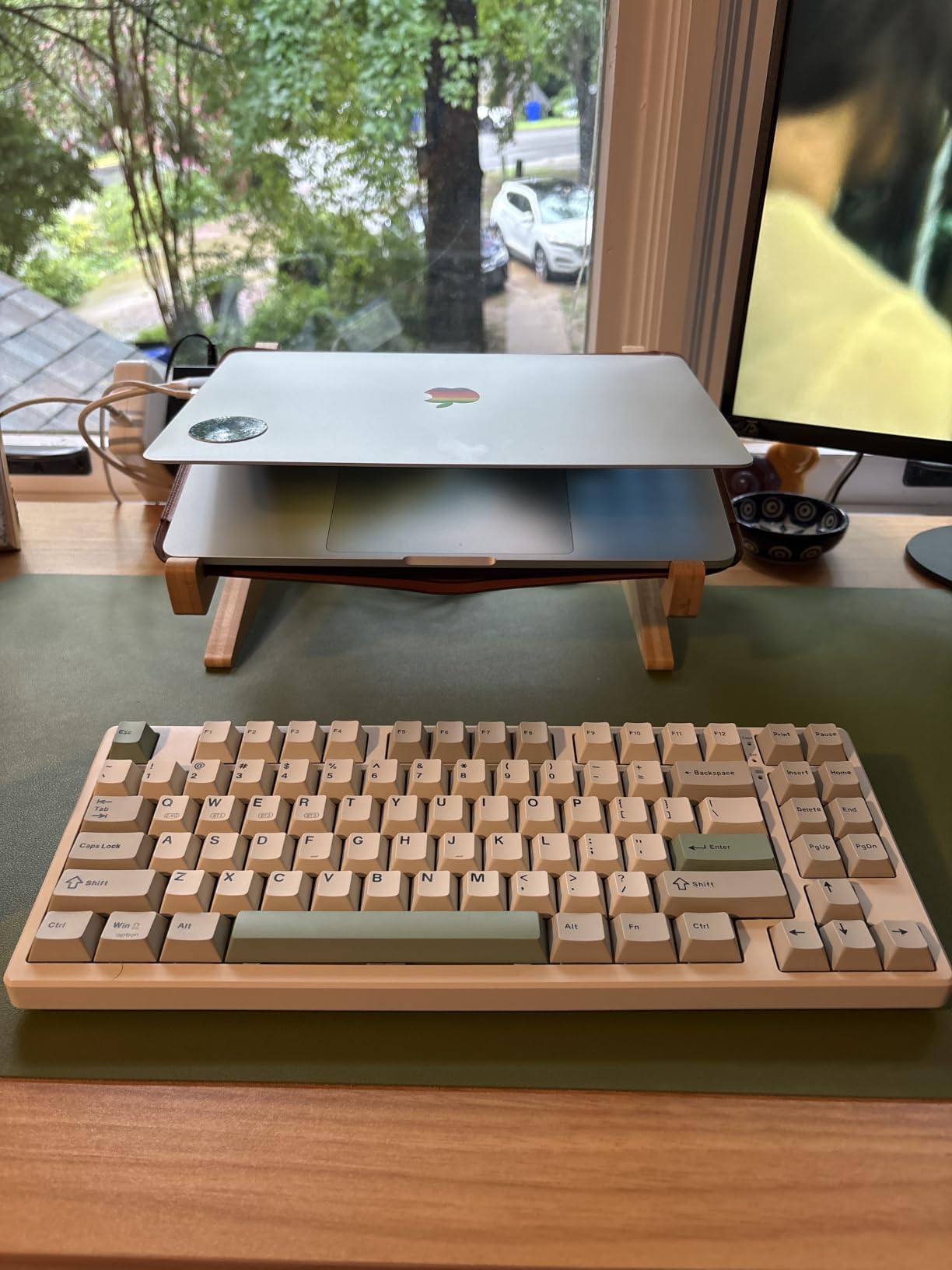 Kisnt KN85 Wireless Mechanical Keyboard, 75% Layout, Bluetooth/2.4GHz/USB-C, Custom RGB Backlit, Hot-Swappable Linear Switch, Creamy Sound for Gaming/Typing (Retro Beige) customer photo 2
