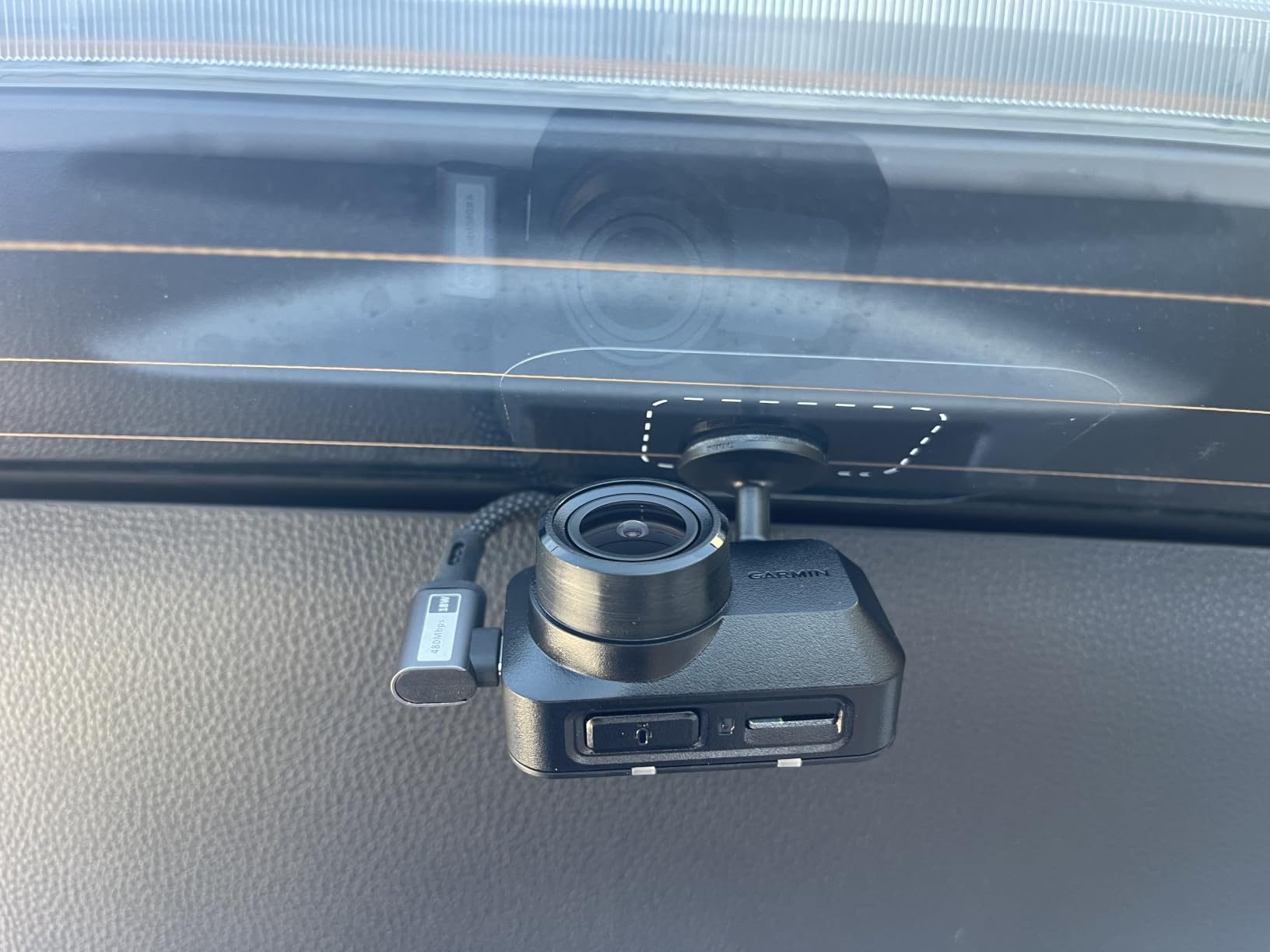 Garmin Dash Cam™ Mini 3, Ultracompact 1080p HD Dash Cam customer photo 2