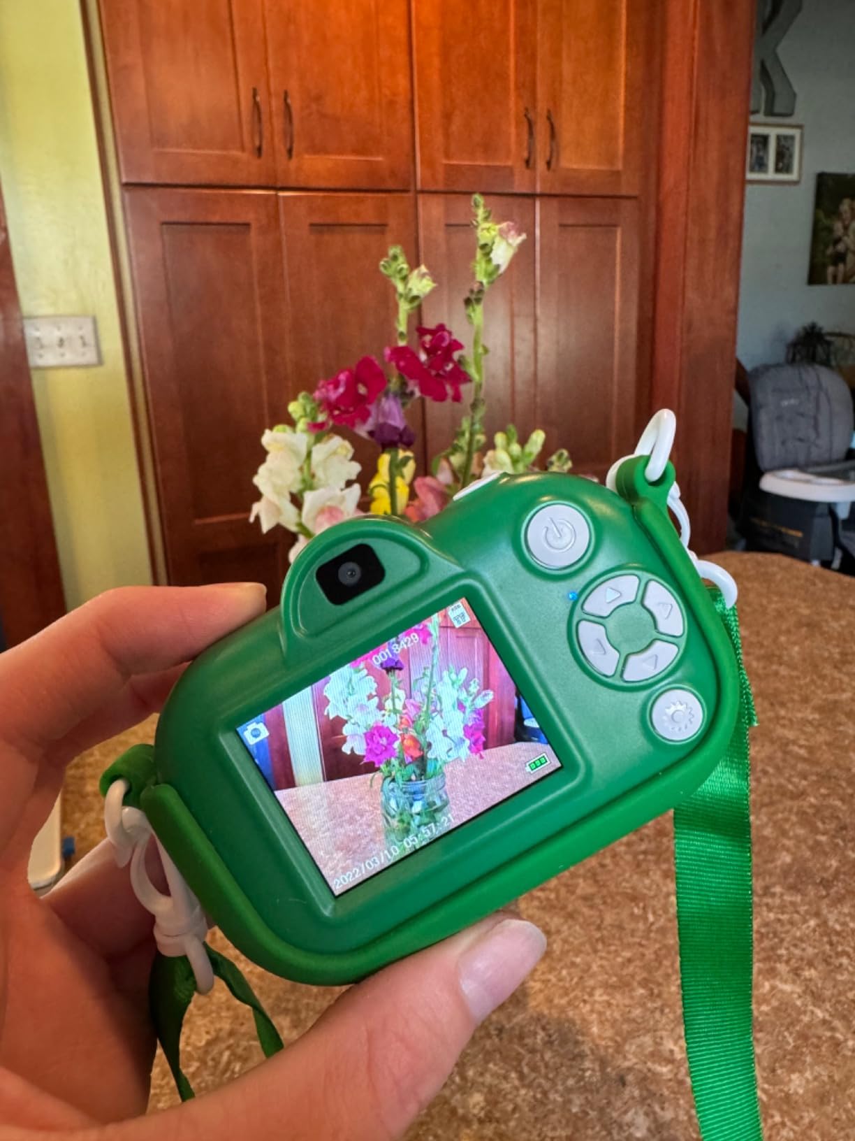 MAVOKIS Kids Camera Digital Camera for Age 3-8, 1080P Toddler Camera for Kid with 32GB SD Card, Toddler Girls Toys Age 6-9, Christmas Birthday Gifts for Children, Purple customer photo 2