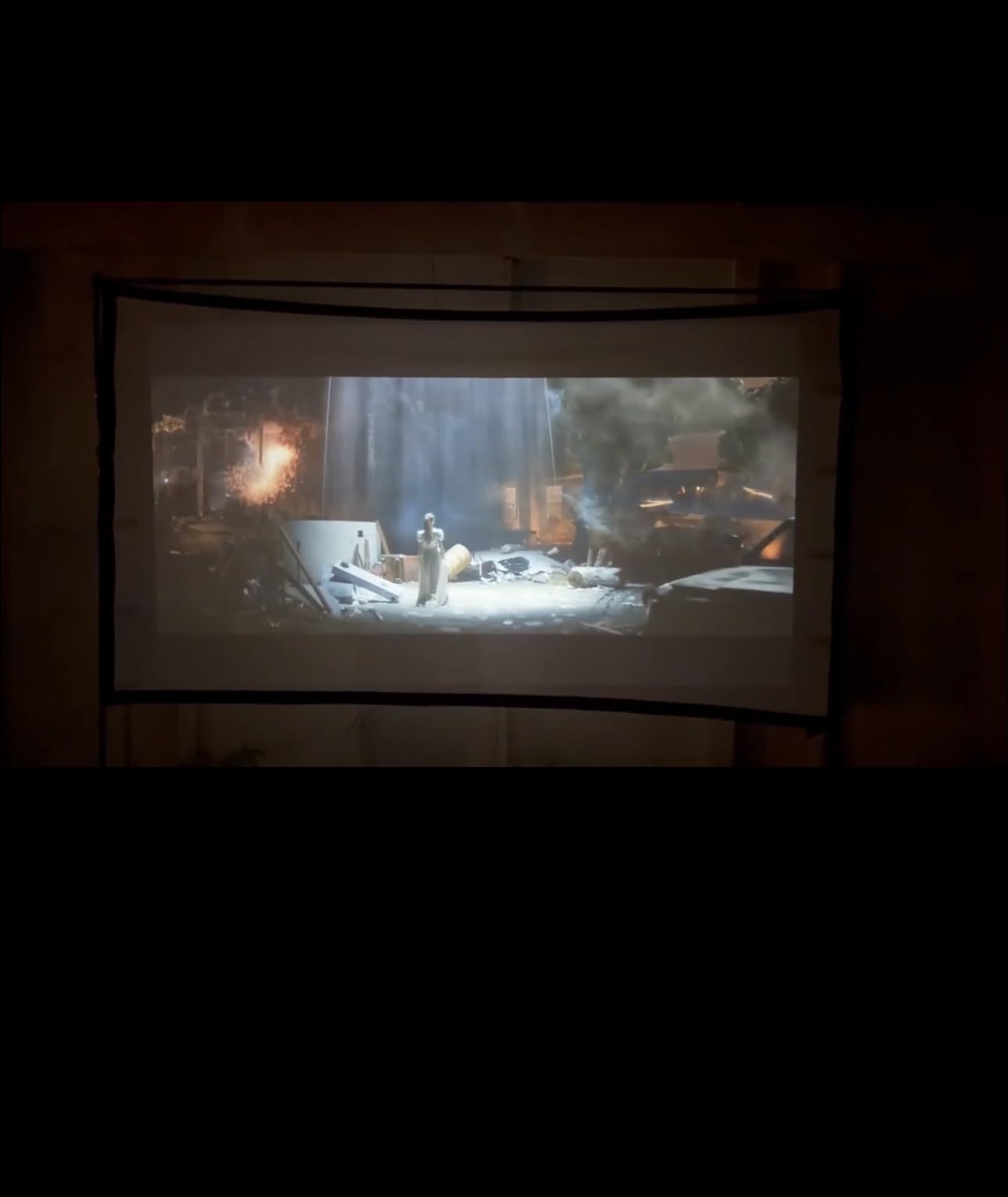 STWUI Outdoor-Projector-Screen-with-Stand - 120 inch Portable Projector Screen Indoor Outdoor Projector Screens 16:9 4K HD Lightweight Movie Screen with Carry Bag for Backyard Movie Night customer photo 1