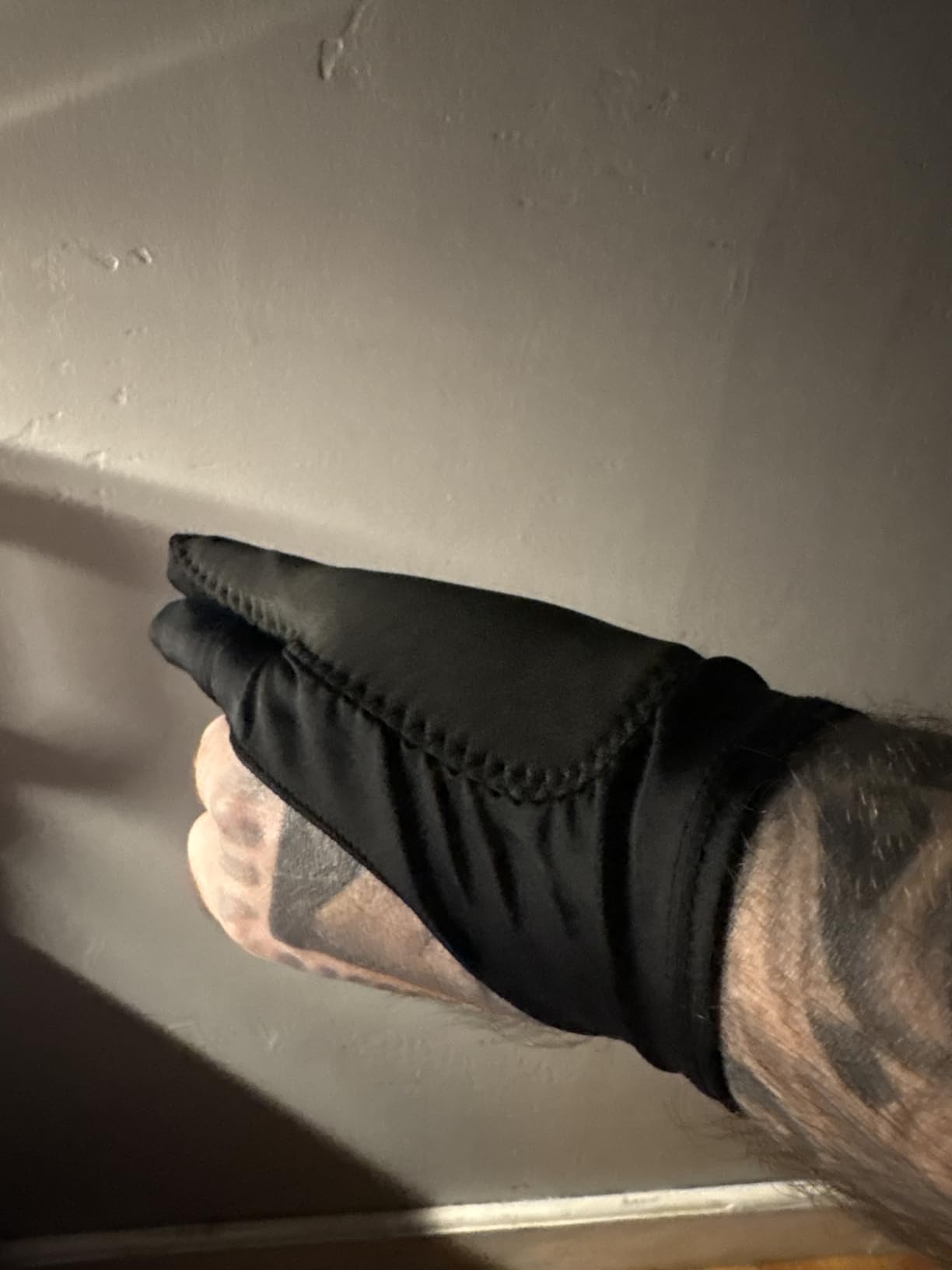 Artist Drawing Glove: 3-Layer Palm Rejection for iPad & Drawing Tablets customer photo 1
