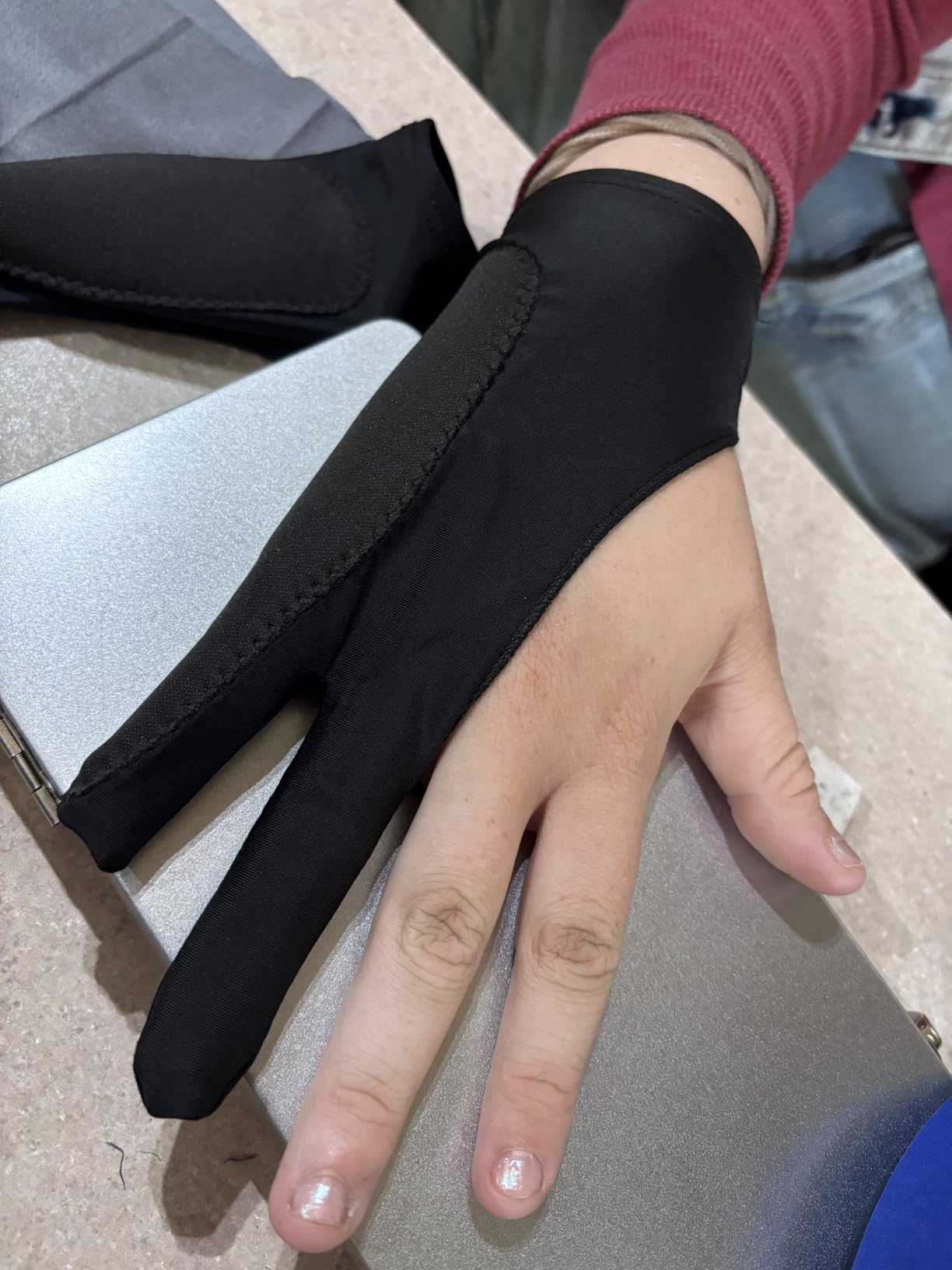 Artist Drawing Glove: 3-Layer Palm Rejection for iPad & Drawing Tablets customer photo 2