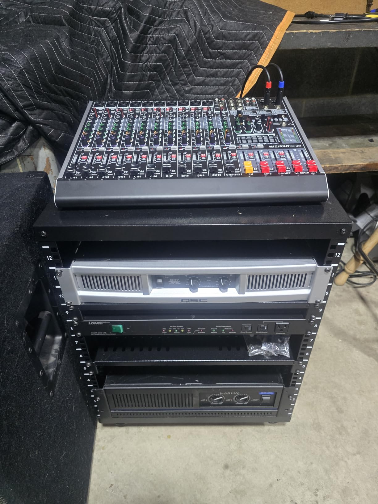VEVOR 12U AV Rack Stand with Caster Wheels, Component Rack Cabinet Recording Studio Racks, Removable Side Panels, Universal Network Server Case, Special Vents for 19'' Audio Video Rack Mounting customer photo 1