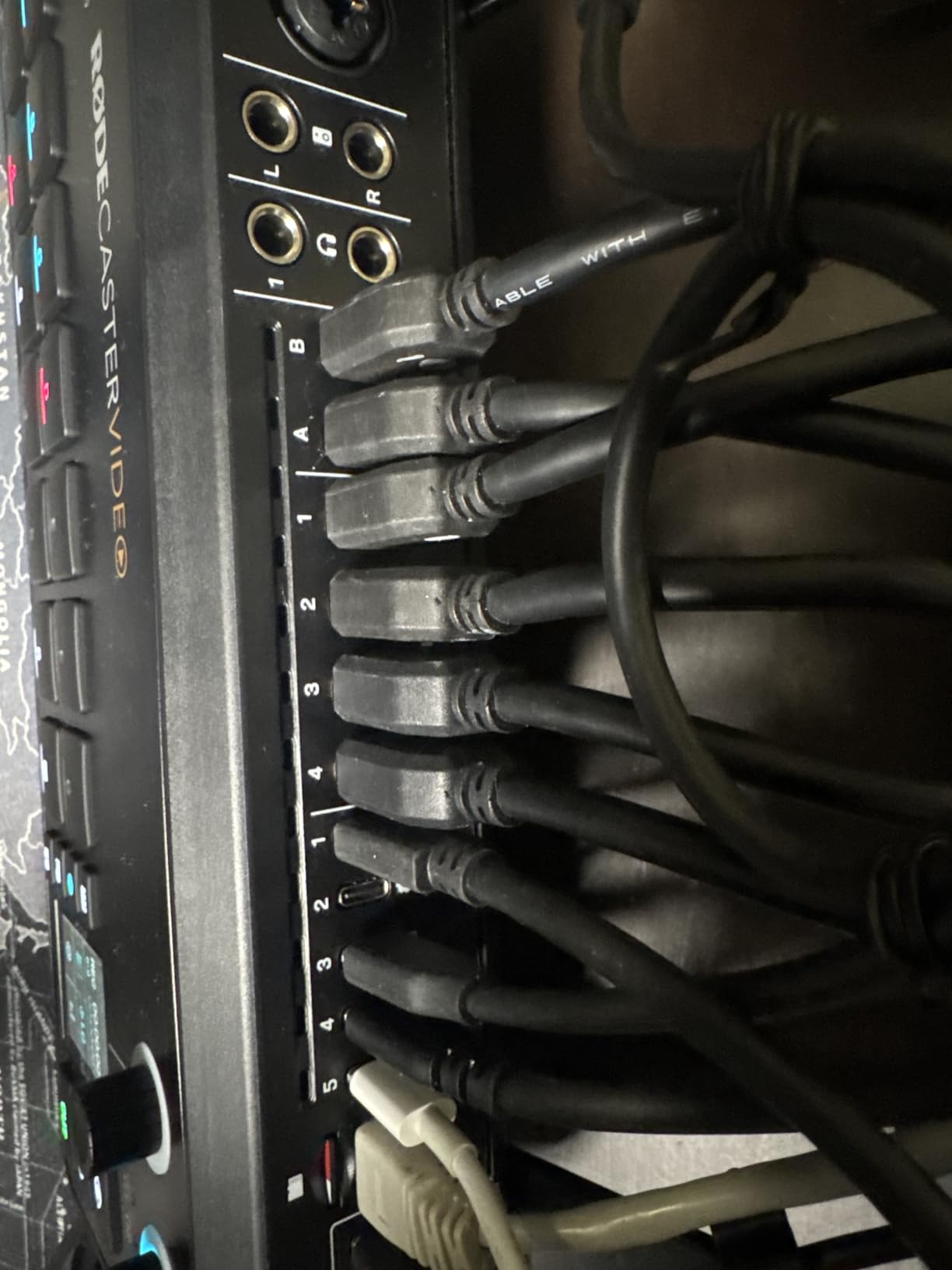 RØDE RØDECaster Video – Professional Video Switcher and Audio Interface – customer photo 1