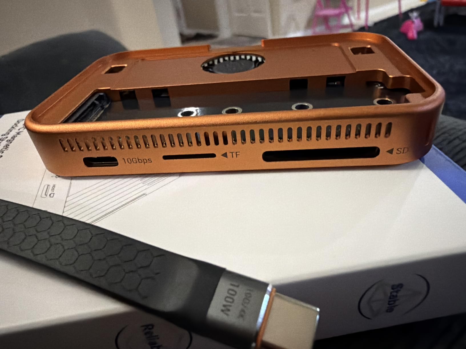 ACASIS 10Gbps Magnetic M.2 NVMe SSD Enclosure with 4K ProRes Recording customer photo 2