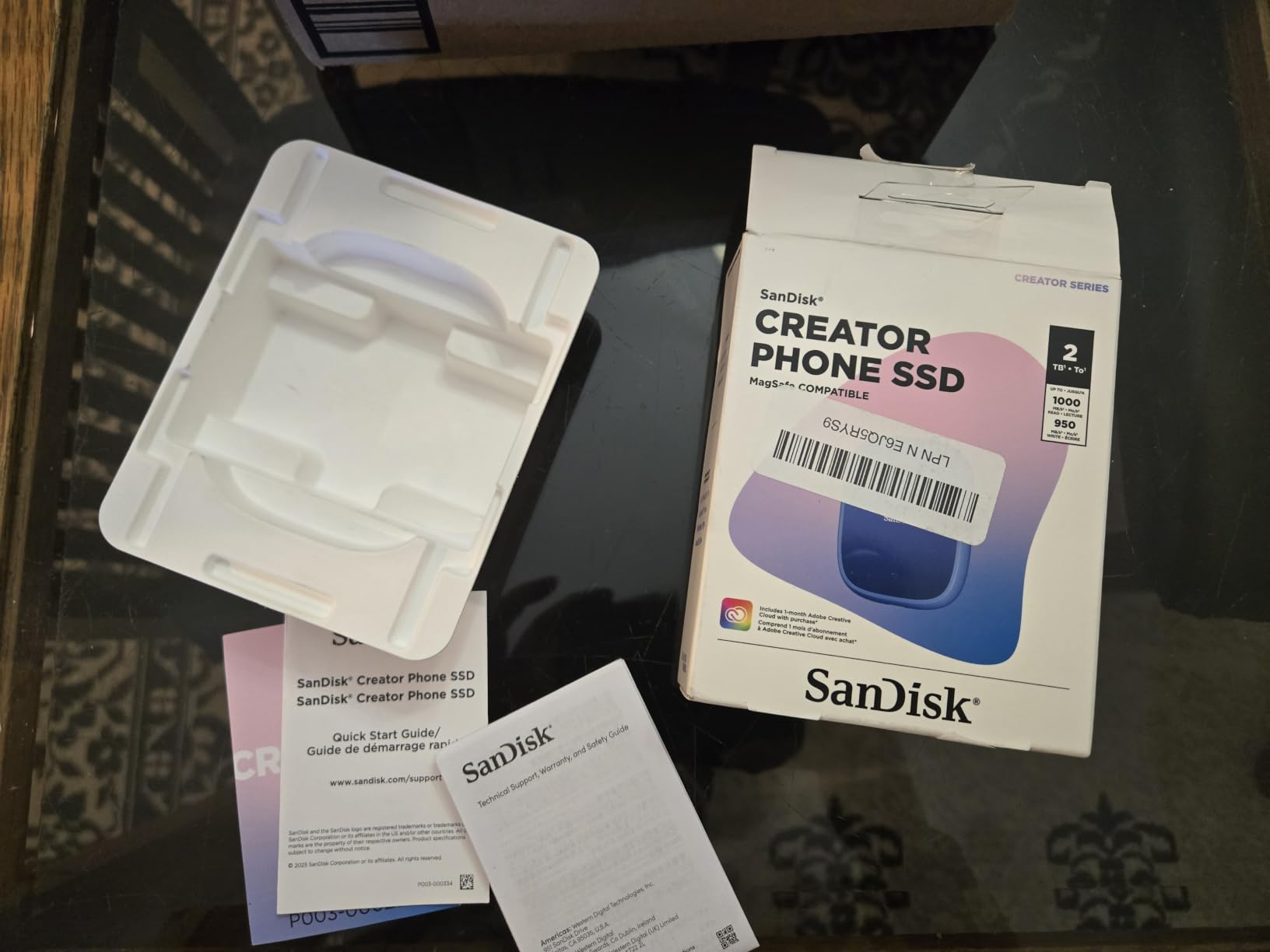SANDISK 1TB Creator Phone SSD - Up to 1,000 MB/s - Compatible with MagSafe for Your USB-C Smartphone - Shoot in ProRes with iPhone 15 Pro/Pro Max and iPhone 16 Pro/Pro Max - SDSSDE62C-1T00-G25 customer photo 1