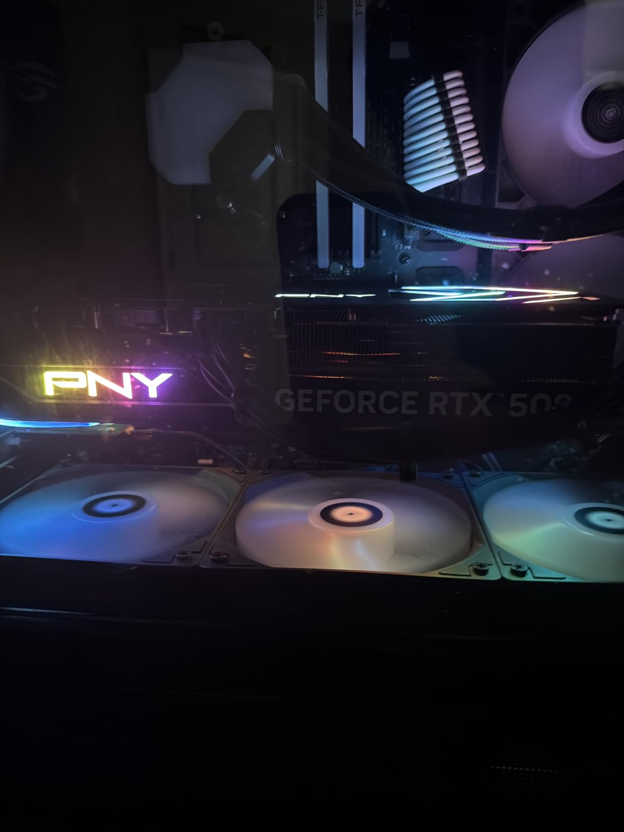 PNY NVIDIA GeForce RTX™ 5080 Epic-X RGB™ OC Triple-Fan Graphics Card customer photo 1