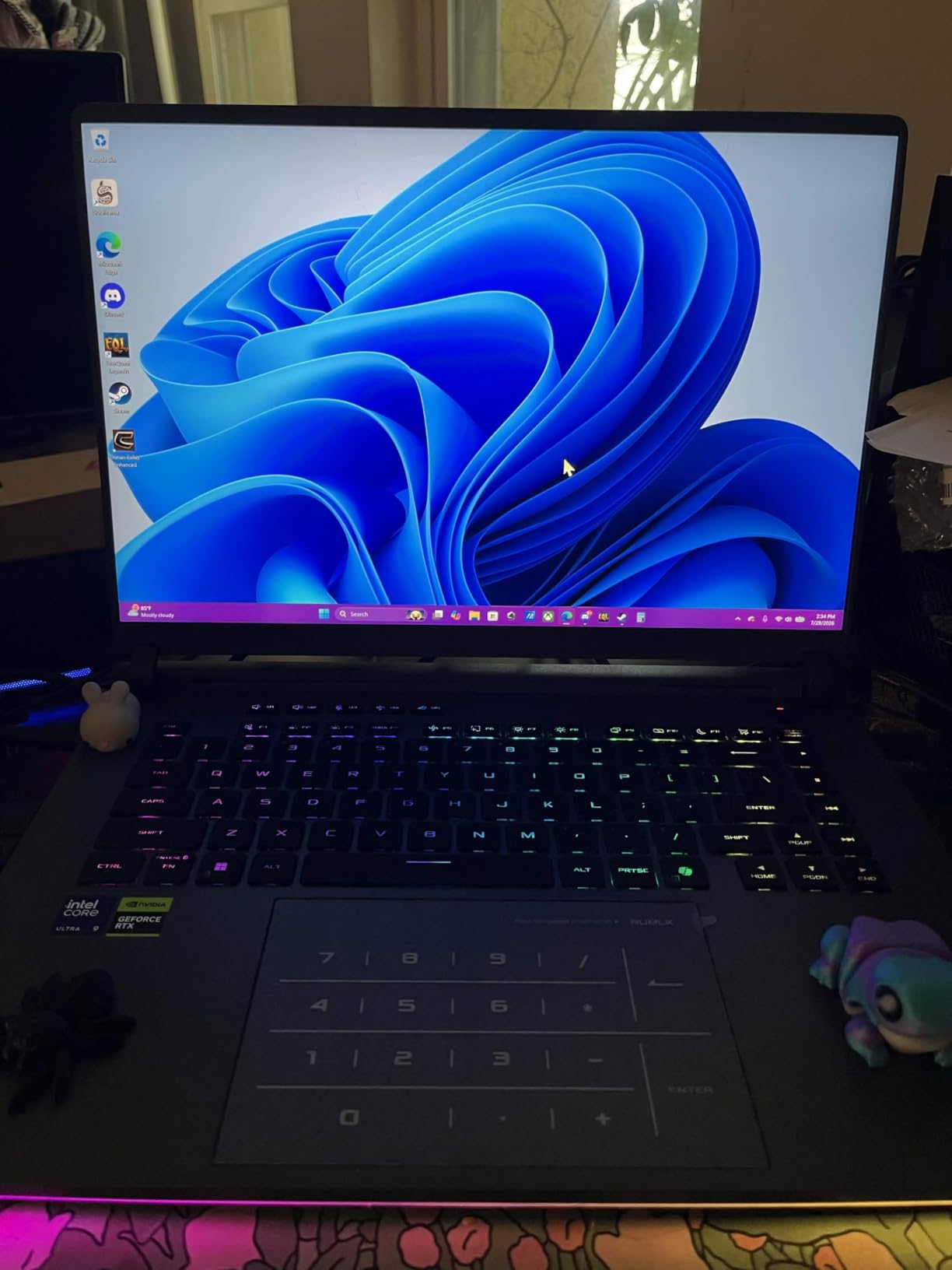 ASUS ROG Strix G16 (2025) Gaming Laptop, 16” ROG Nebula 16:10 2.5K 240Hz/3ms, NVIDIA® GeForce RTX™ 5070 Ti, Intel® Core™ Ultra 9 Processor 275HX, 32GB DDR5, 1TB SSD, Wi-Fi 7, Win11 Home, G615LR-AS96 customer photo 1