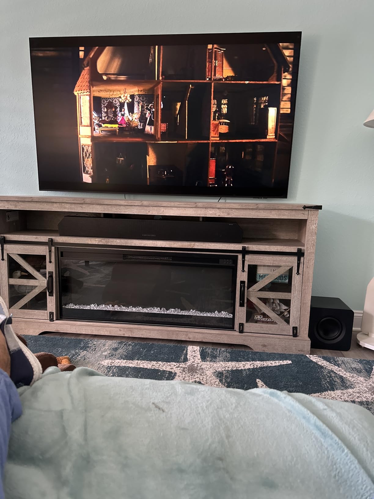 Samsung Q800F 5.1.2ch Q Series Soundbar + Subwoofer, Wireless Dolby Atmos, Q-Symphony, Game Mode Pro, Smart Integration (HW-Q800F, 2025) customer photo 1