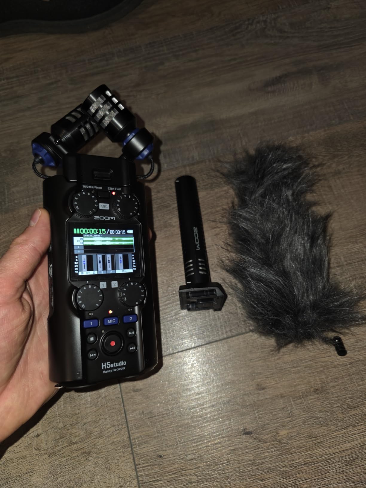 Zoom H5 Studio Handy Recorder for Filmmakers & Musicians customer photo 1