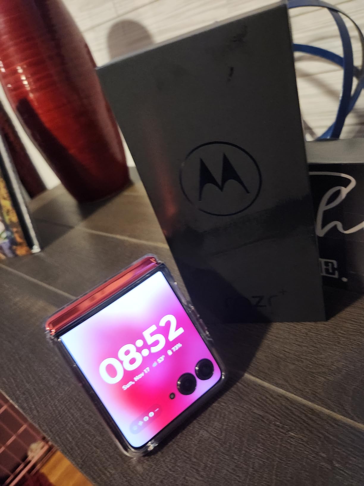 Motorola Razr Ultra 2025 | Unlocked | Made for US 16/512GB | 50MP Camera | Pantone Cabaret customer photo 1