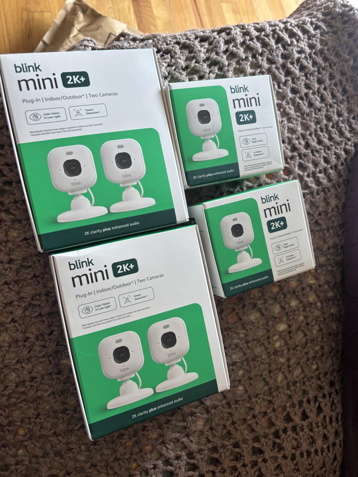 Blink Mini 2K+ (newest model) – Plug-in Home & Pet Indoor Security Camera with 2K video resolution, night vision, enhanced audio, motion detection – 2 cameras (White) customer photo 1