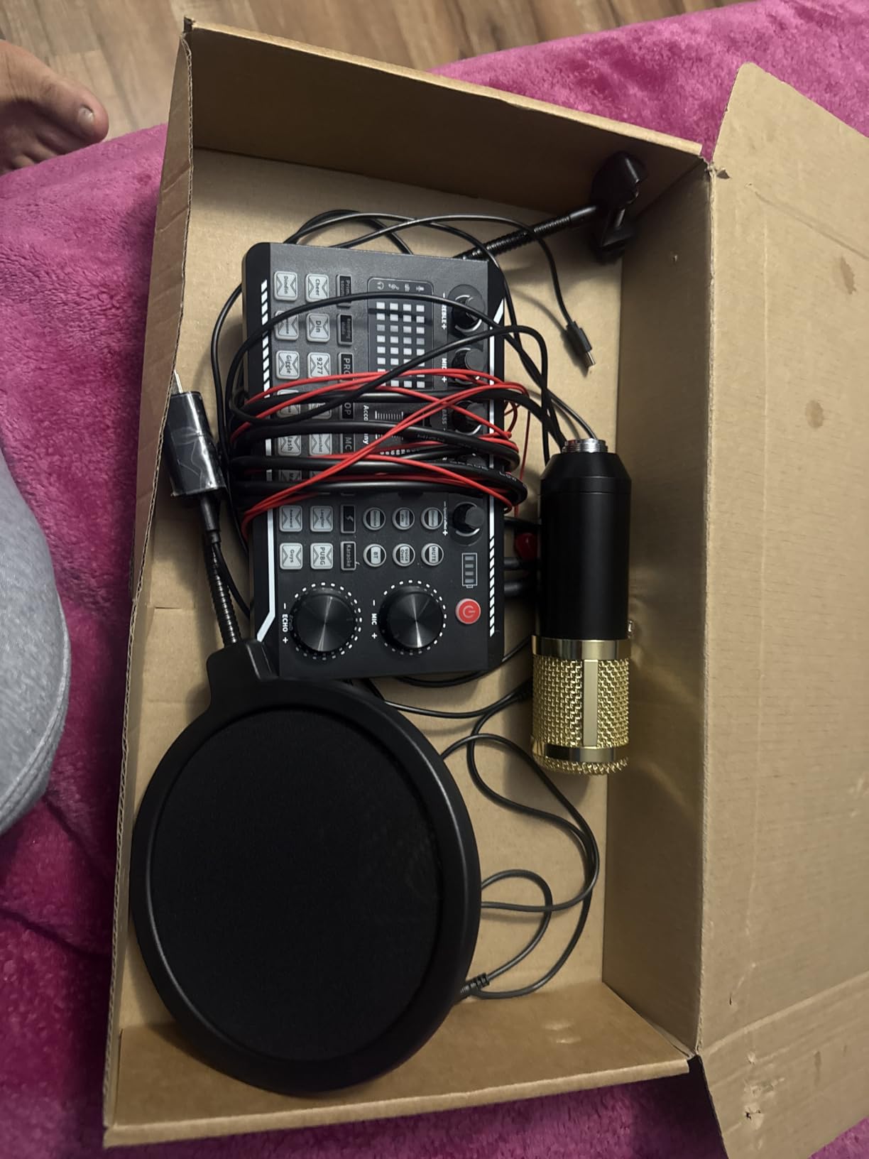 Also GO Podcast Equipment Bundle, F998 Audio Mixer with BM800 Microphone customer photo 2