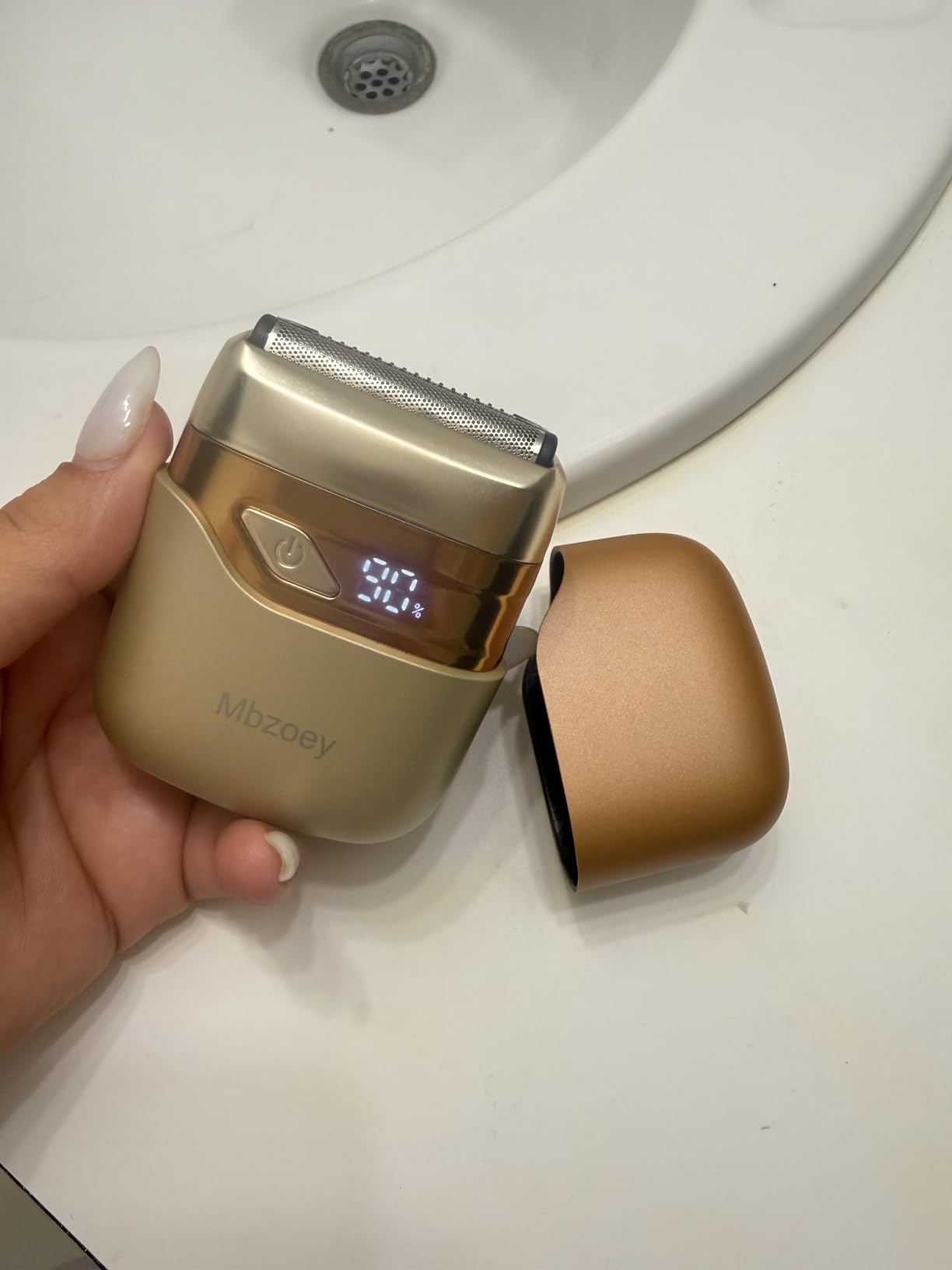 Mbzoey Electric Foil Shavers for Men: IPX7 Waterproof - Magnetic Cover customer photo 1