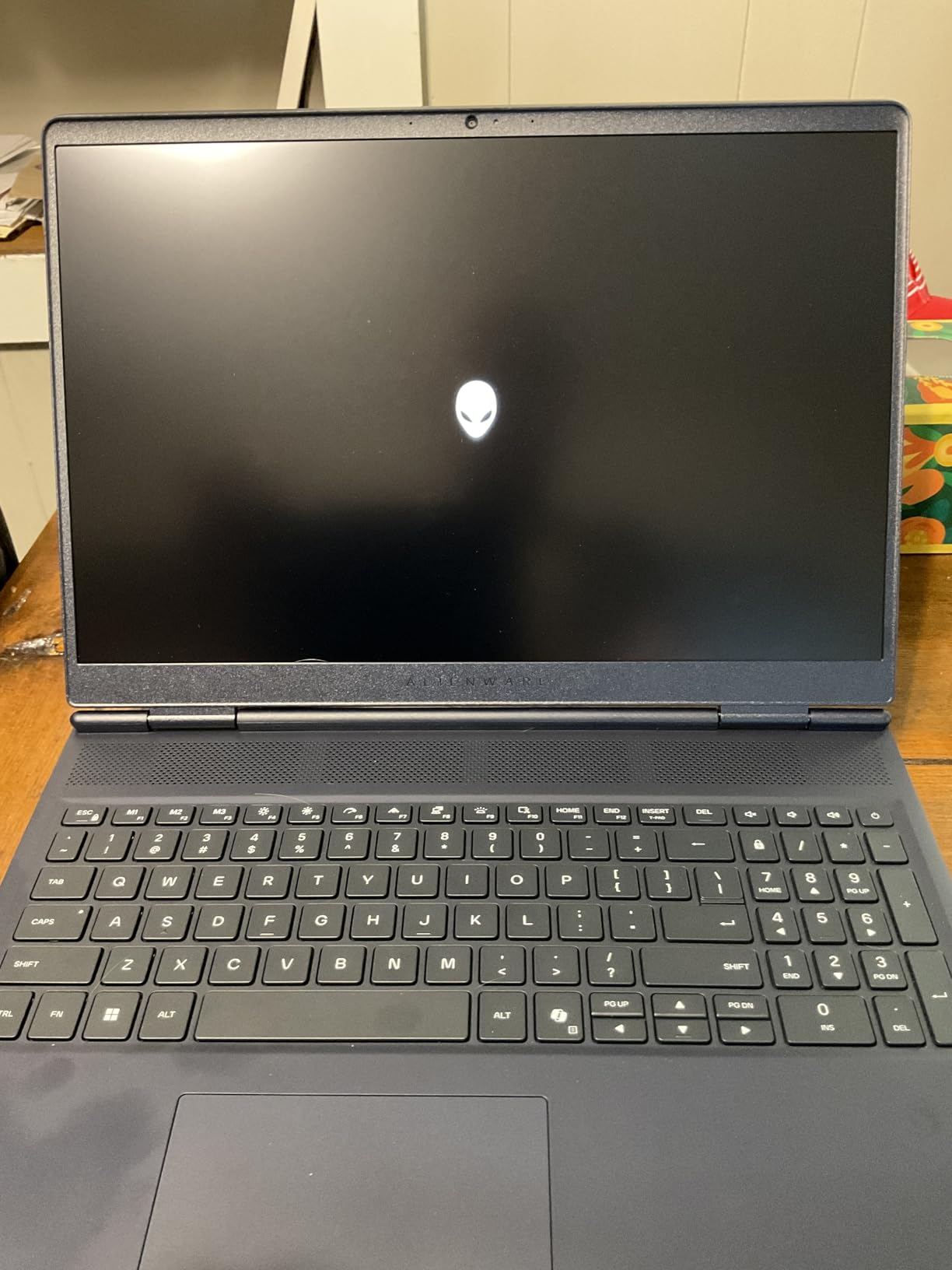 Alienware 16 Aurora Gaming Laptop, NVIDIA RTX 5060, Intel Core 7 240H customer photo 1