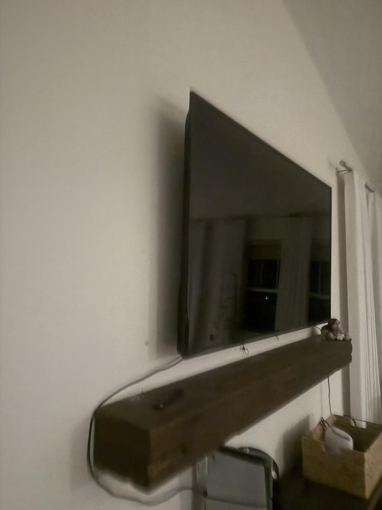 Samsung 98-Inch Class QLED Q7F Series Samsung Vision AI Smart TV (2025 Model, 98Q7F) Quantum HDR, Object Tracking Sound Lite, Q4 AI Gen1 Processor, 4K upscaling, Gaming Hub w/Alexa Built-in customer photo 2