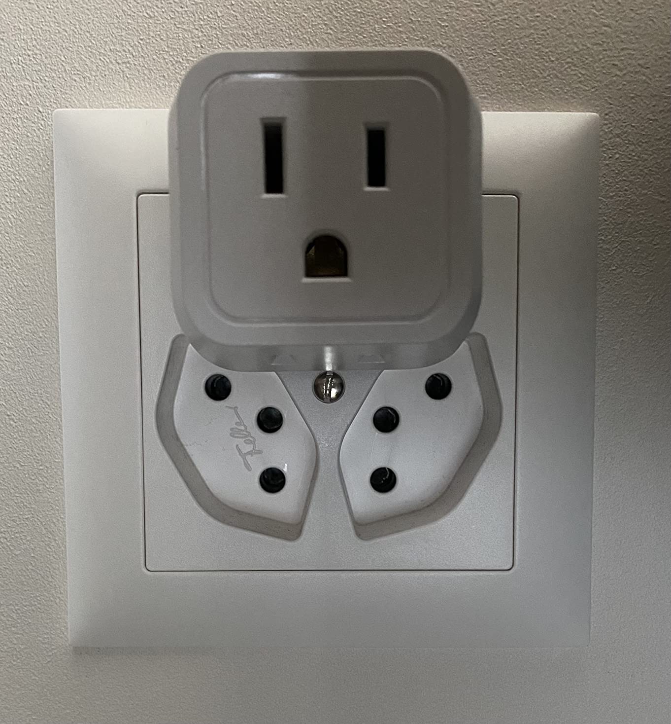 Ceptics Universal Travel Adapter, GAN 100W, 4 USB Ports & 2 Input Sockets customer photo 1