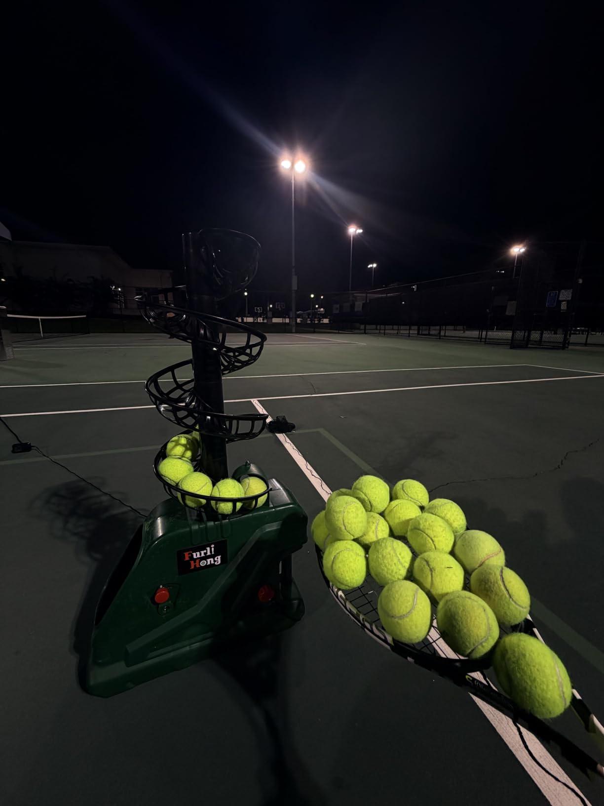 Furlihong 3819BH Portable Tennis Ball Machine customer photo 2